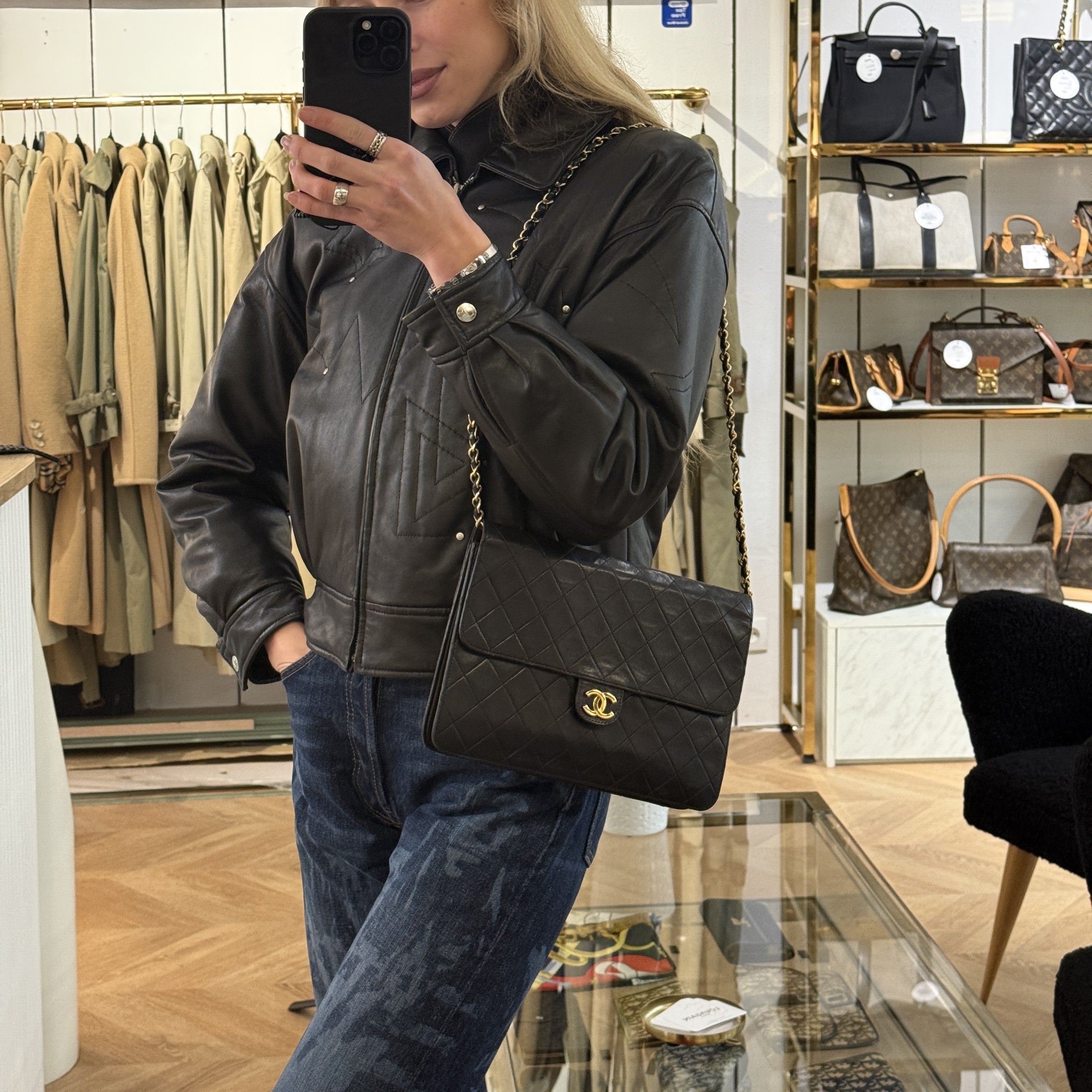 Sac à main CHANEL Timeless WOC Medium cuir d'agneau noir