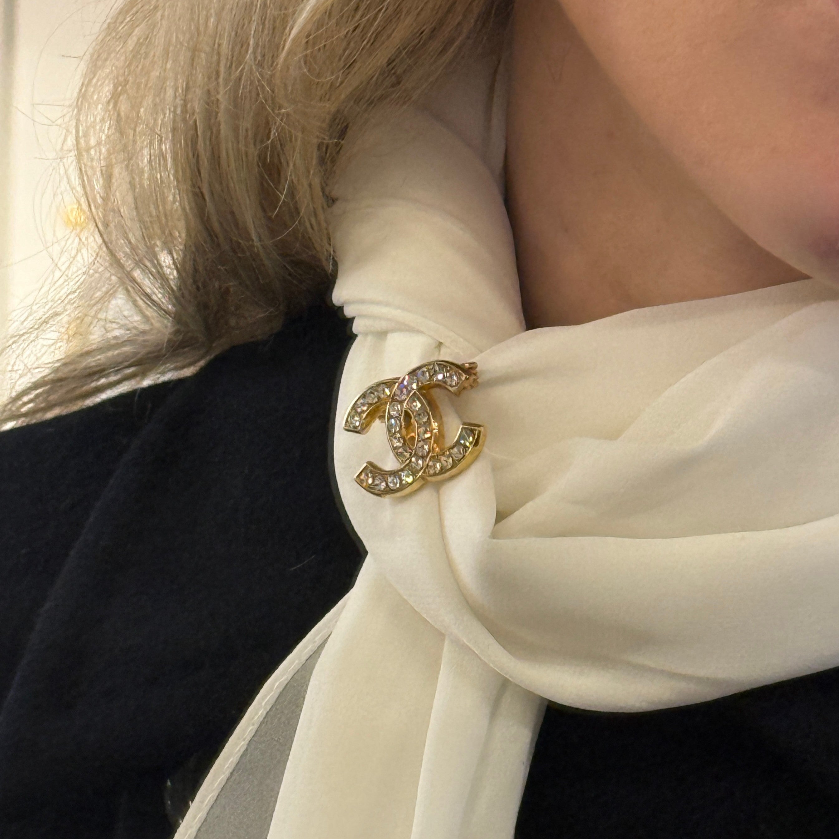 Broche CHANEL CC Strass