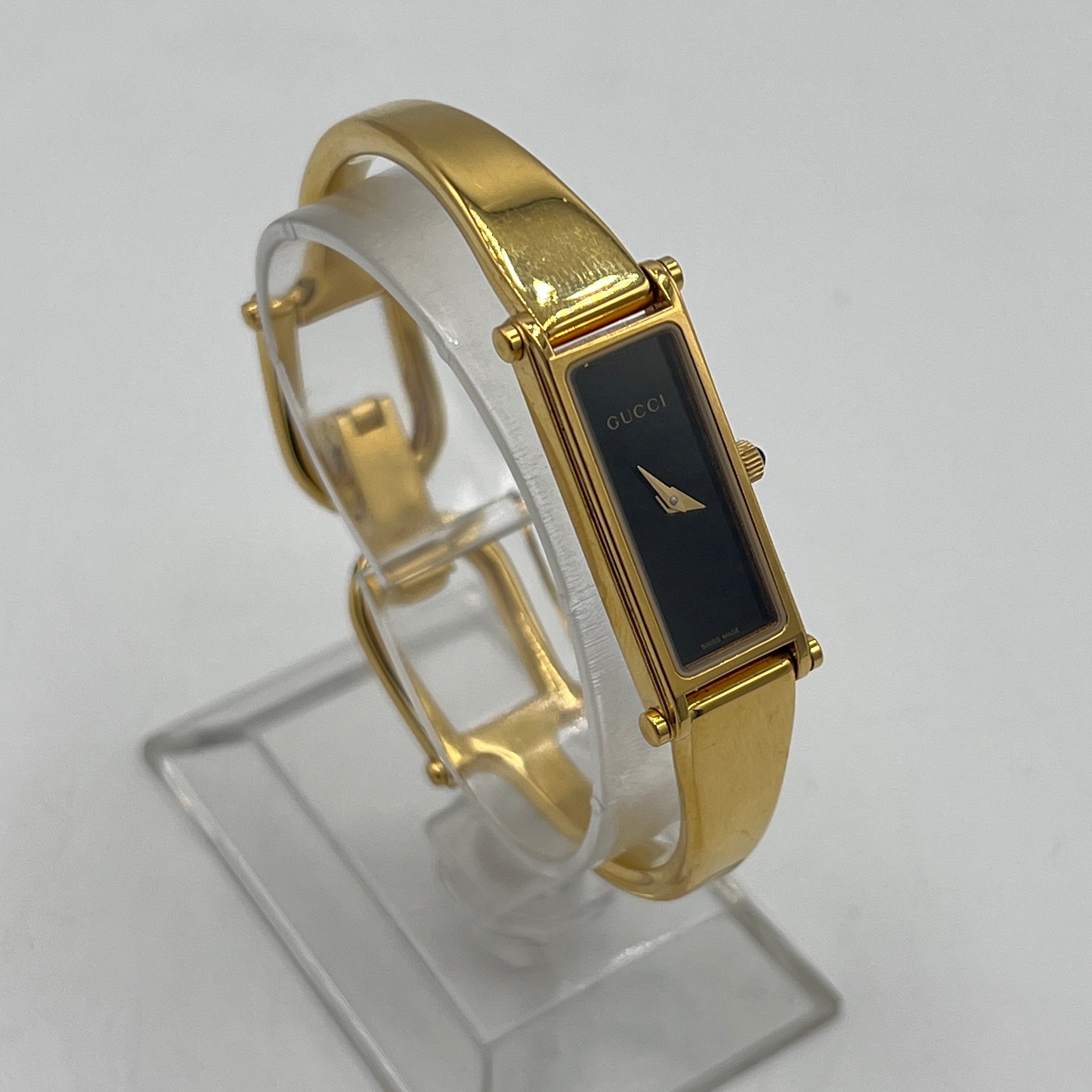 Montre GUCCI 1500 L plaqué or dorée