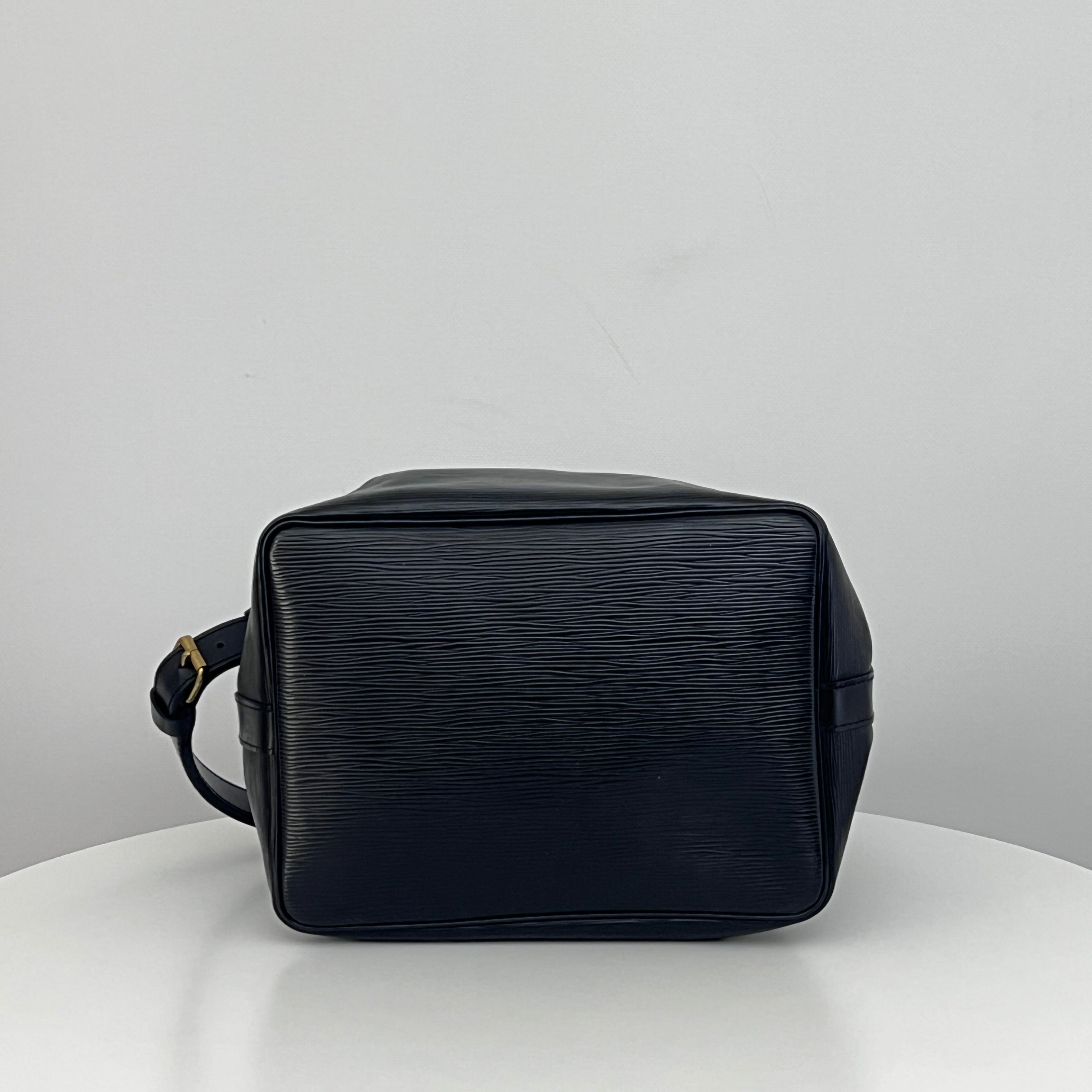 LOUIS VUITTON Noé Petit Bag in Black Epi Leather