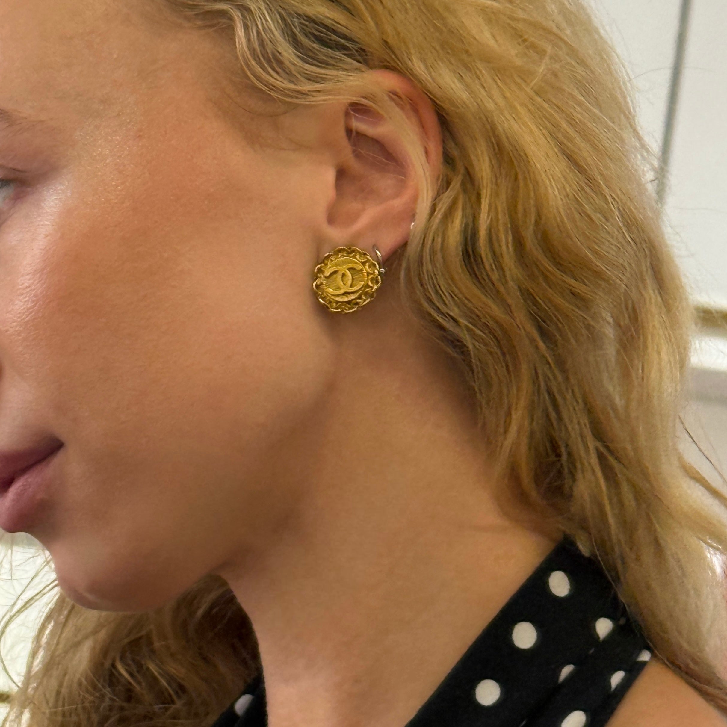 Boucles d'oreilles CHANEL CC Clip On Collection 1995