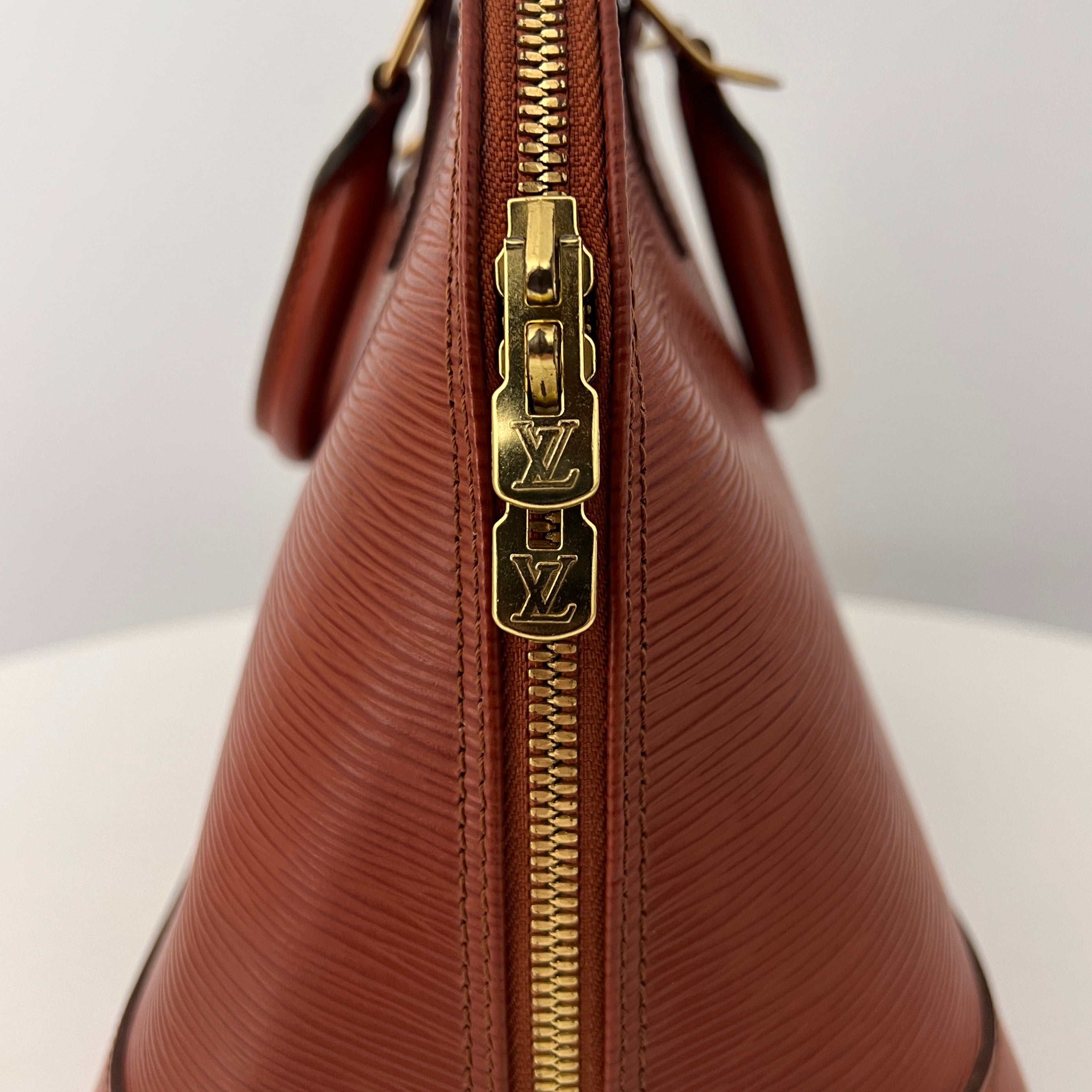 Sac LOUIS VUITTON Alma cuir épi marron