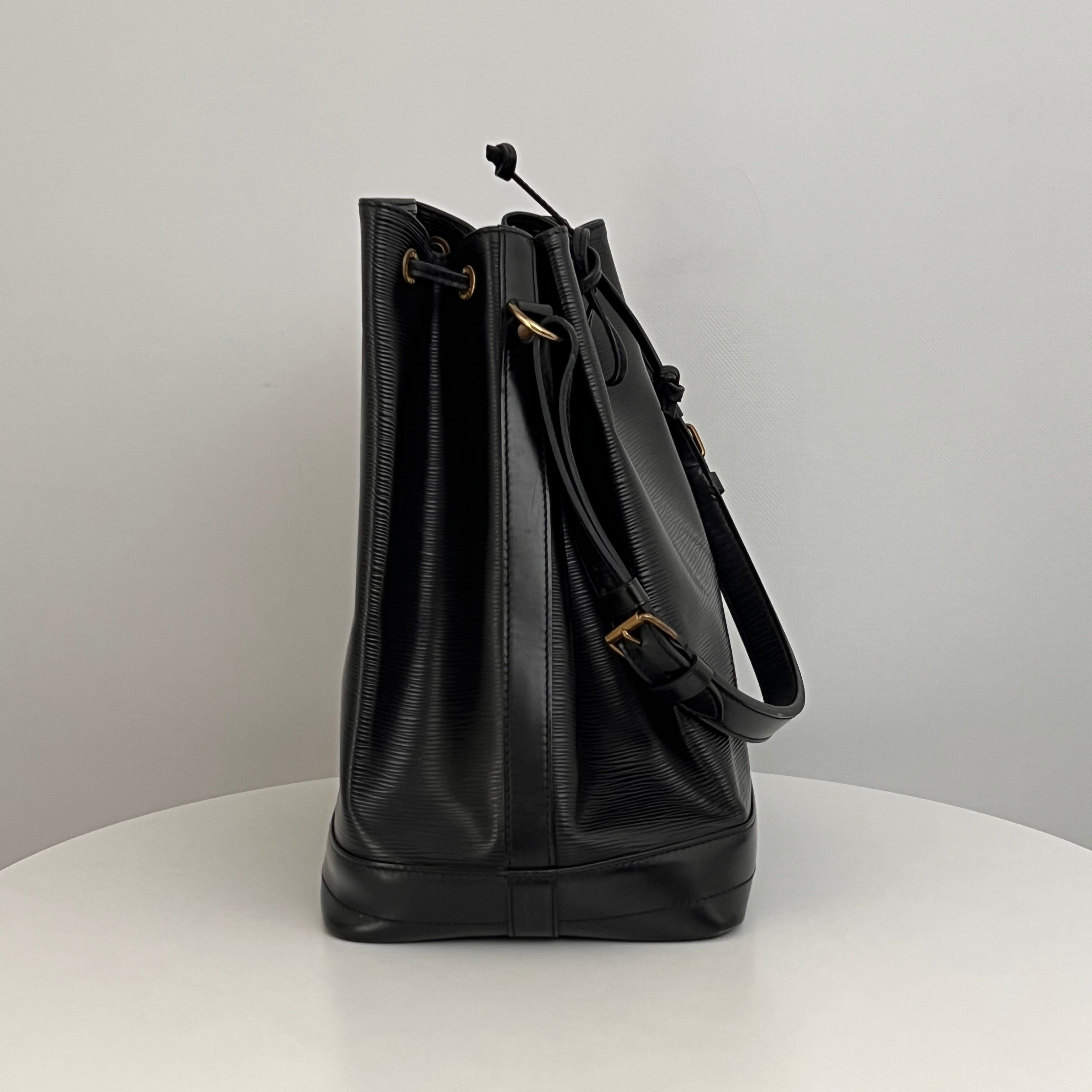 Sac LOUIS VUITTON Noé Grand cuir épi noir