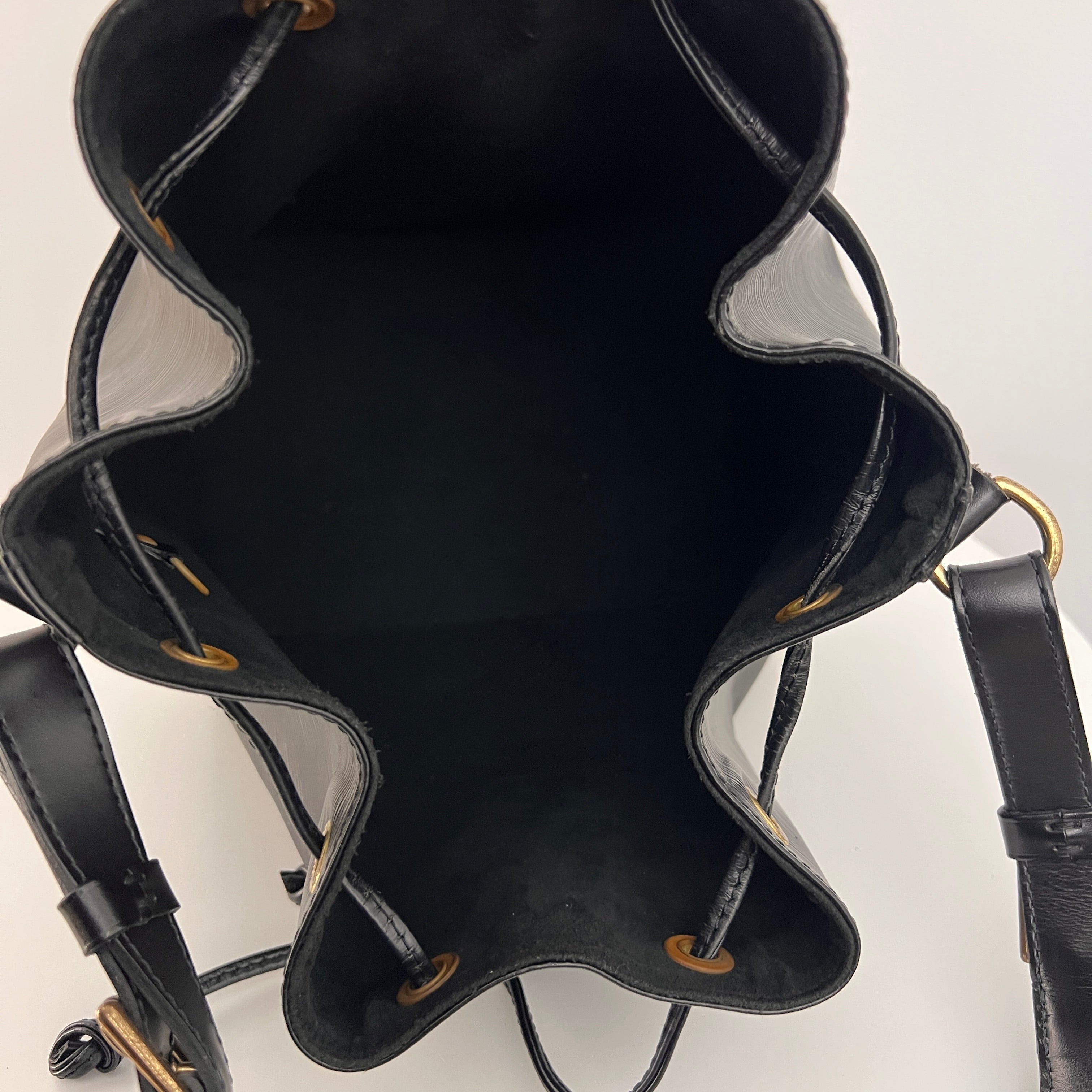 Sac LOUIS VUITTON Noé Petit cuir épi noir
