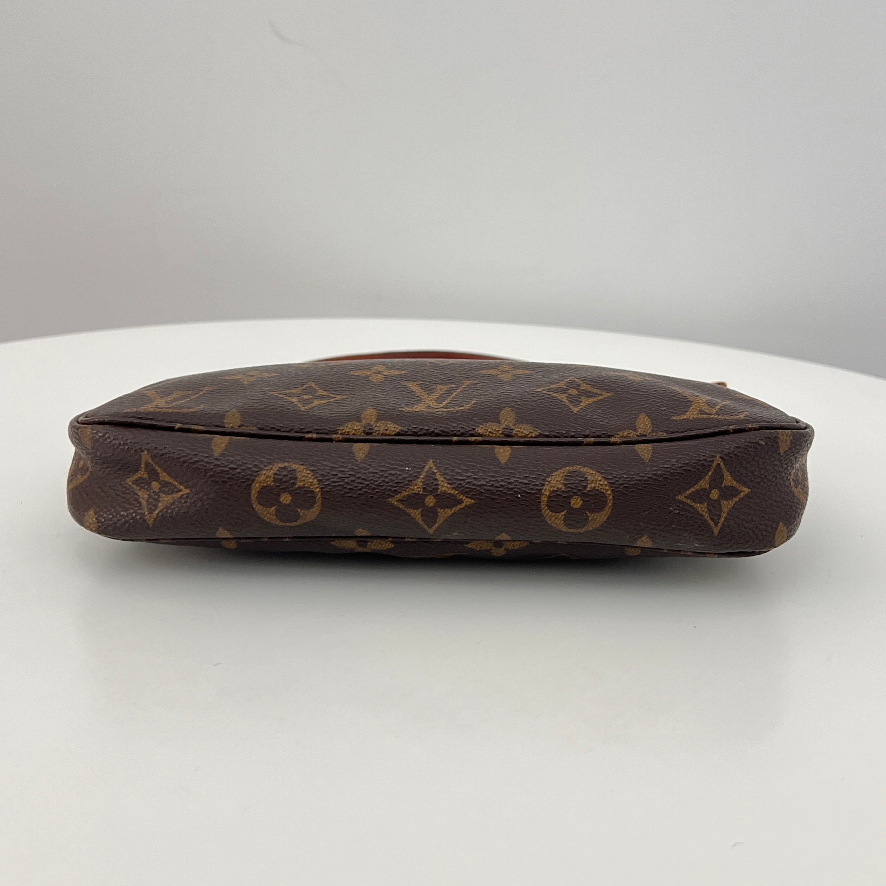 Sac à bandoulière LOUIS VUITTON Pochette Accessoires toile et cuir marron