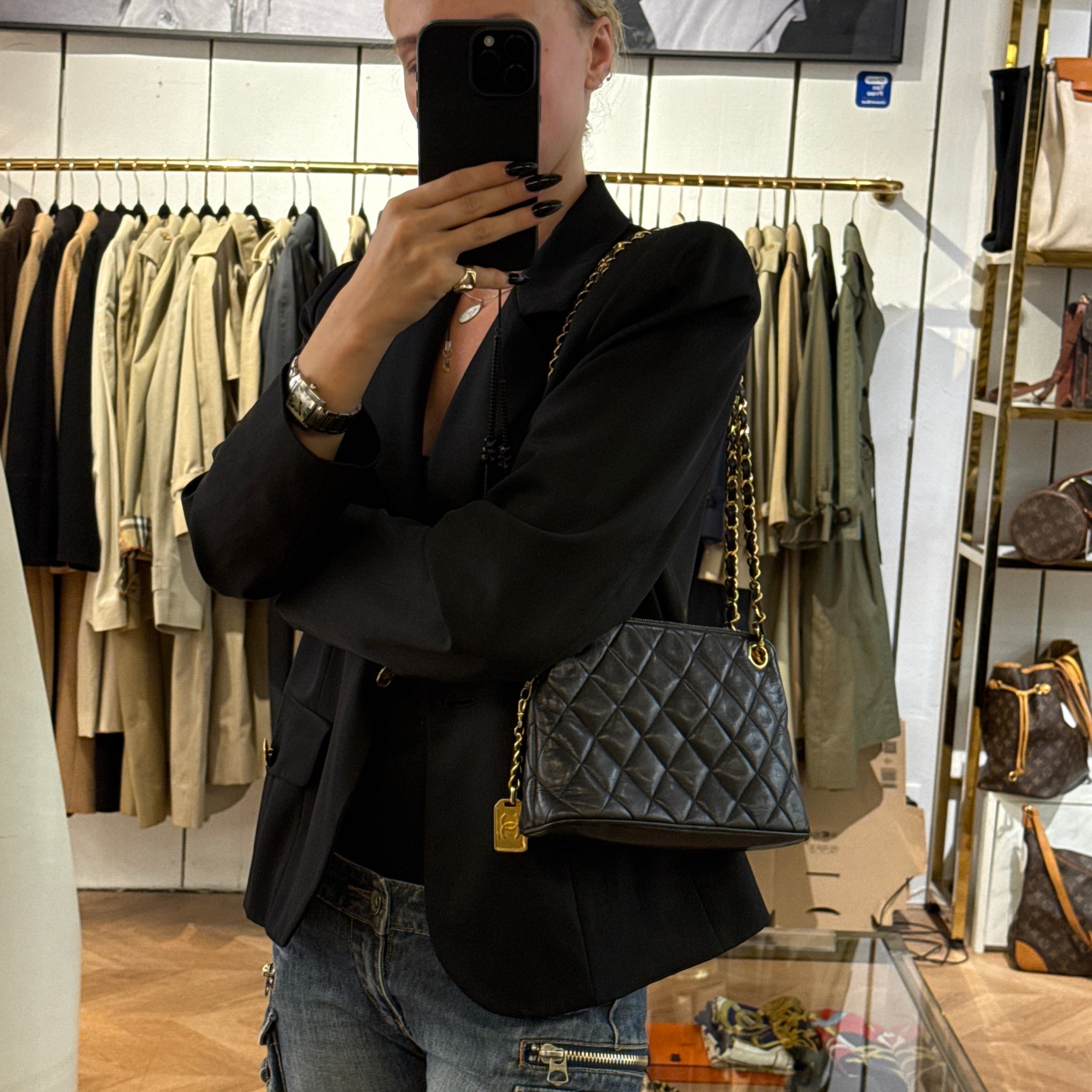 Sac CHANEL Matelassé Charm Chain cuir d'agneau noir vintage Circa 1990