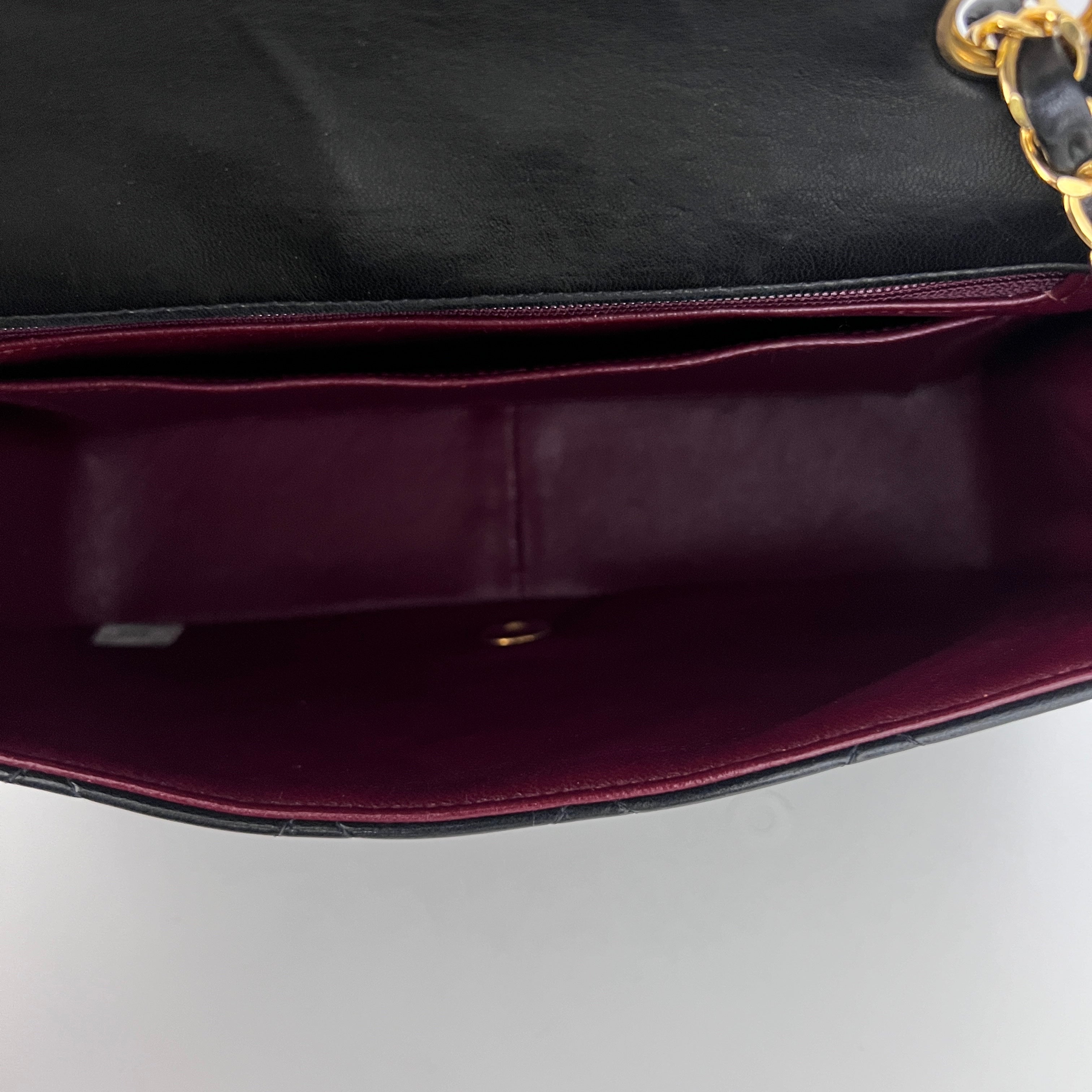 Sac à bandoulière CHANEL Diana Medium cuir d'agneau noir vintage 1996-1997