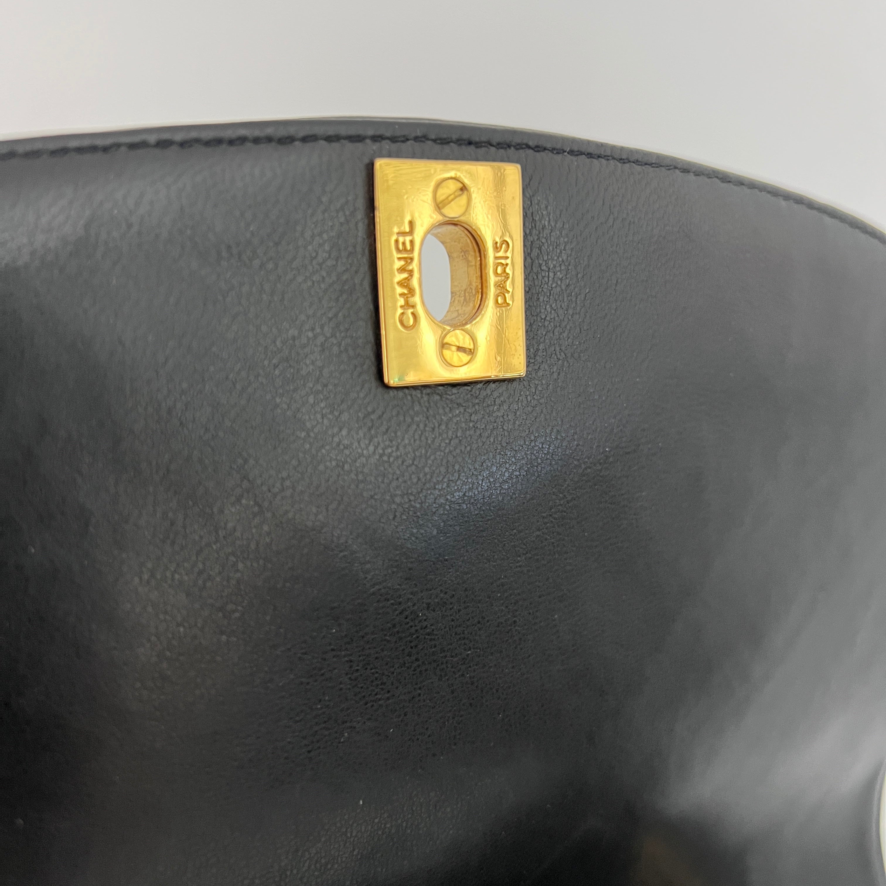 Sac à bandoulière CHANEL Diana Medium cuir d'agneau noir vintage 1996-1997
