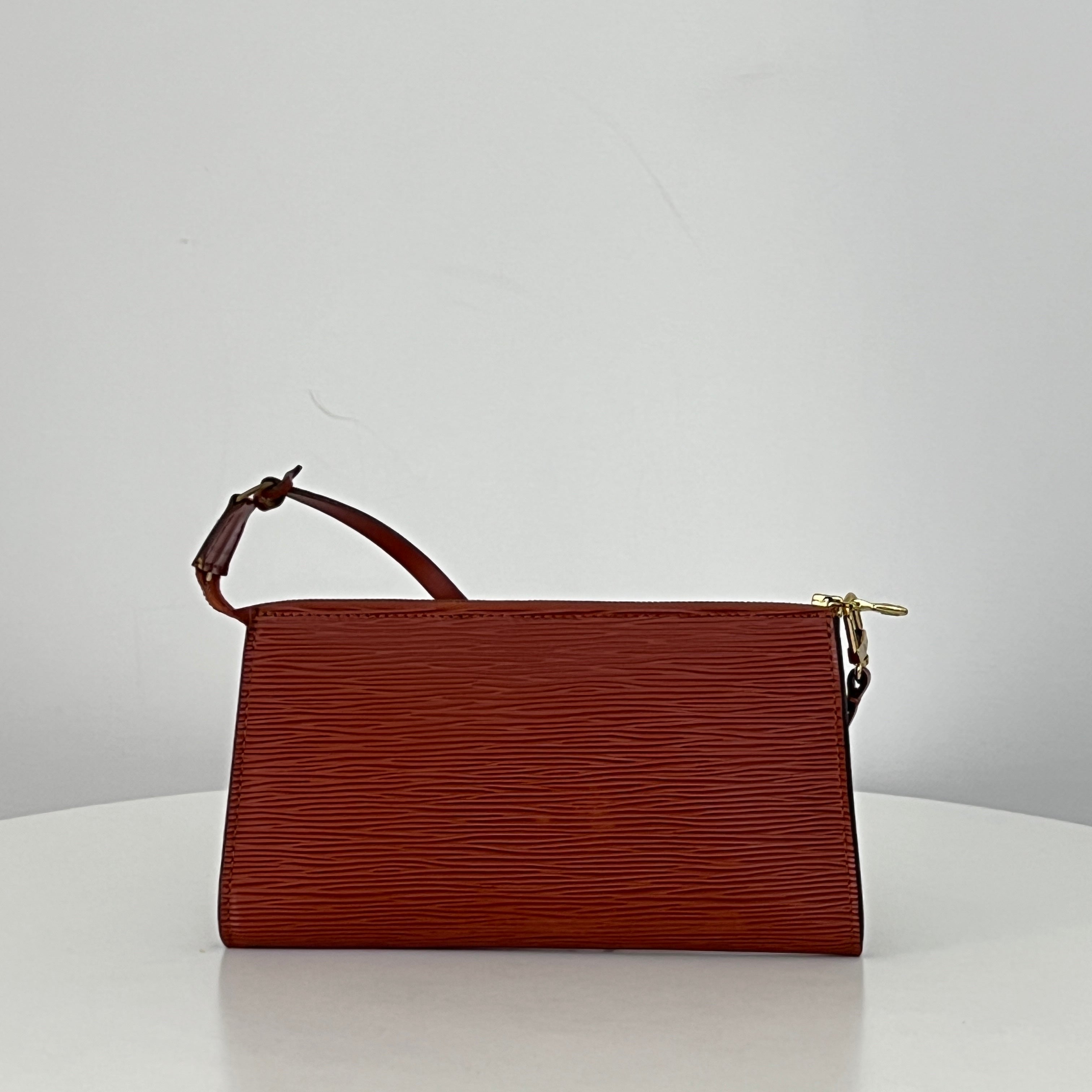 Sac LOUIS VUITTON Pochette Accessoires cuir épi marron vintage 1996