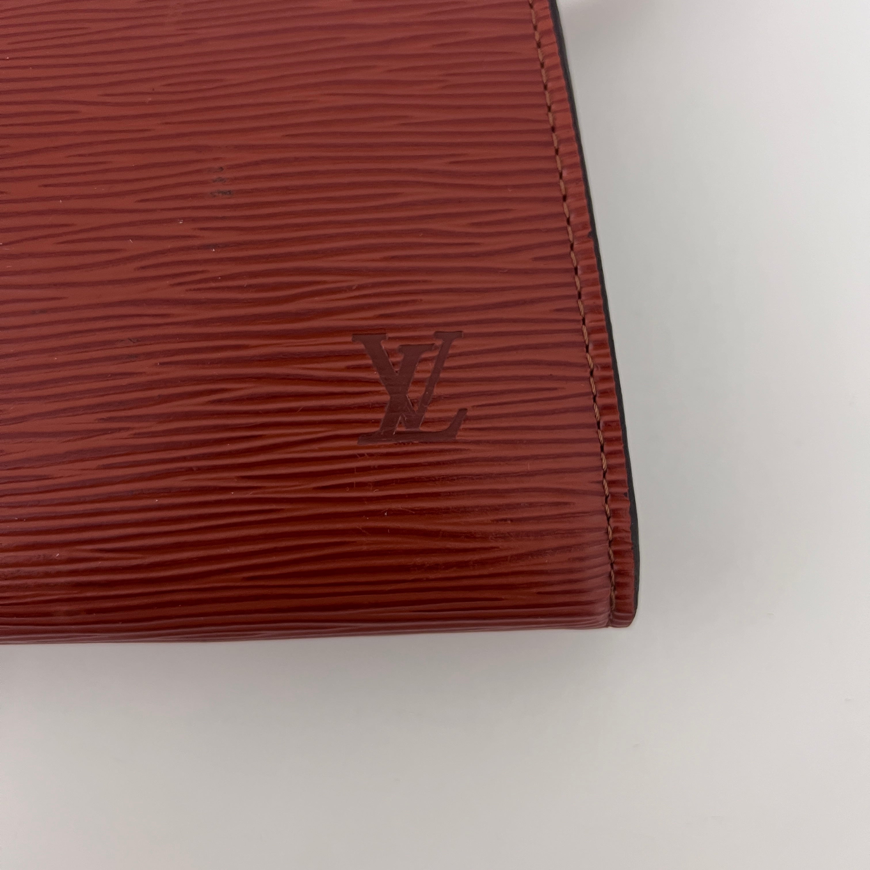 Sac LOUIS VUITTON Pochette Accessoires cuir épi marron vintage 1996