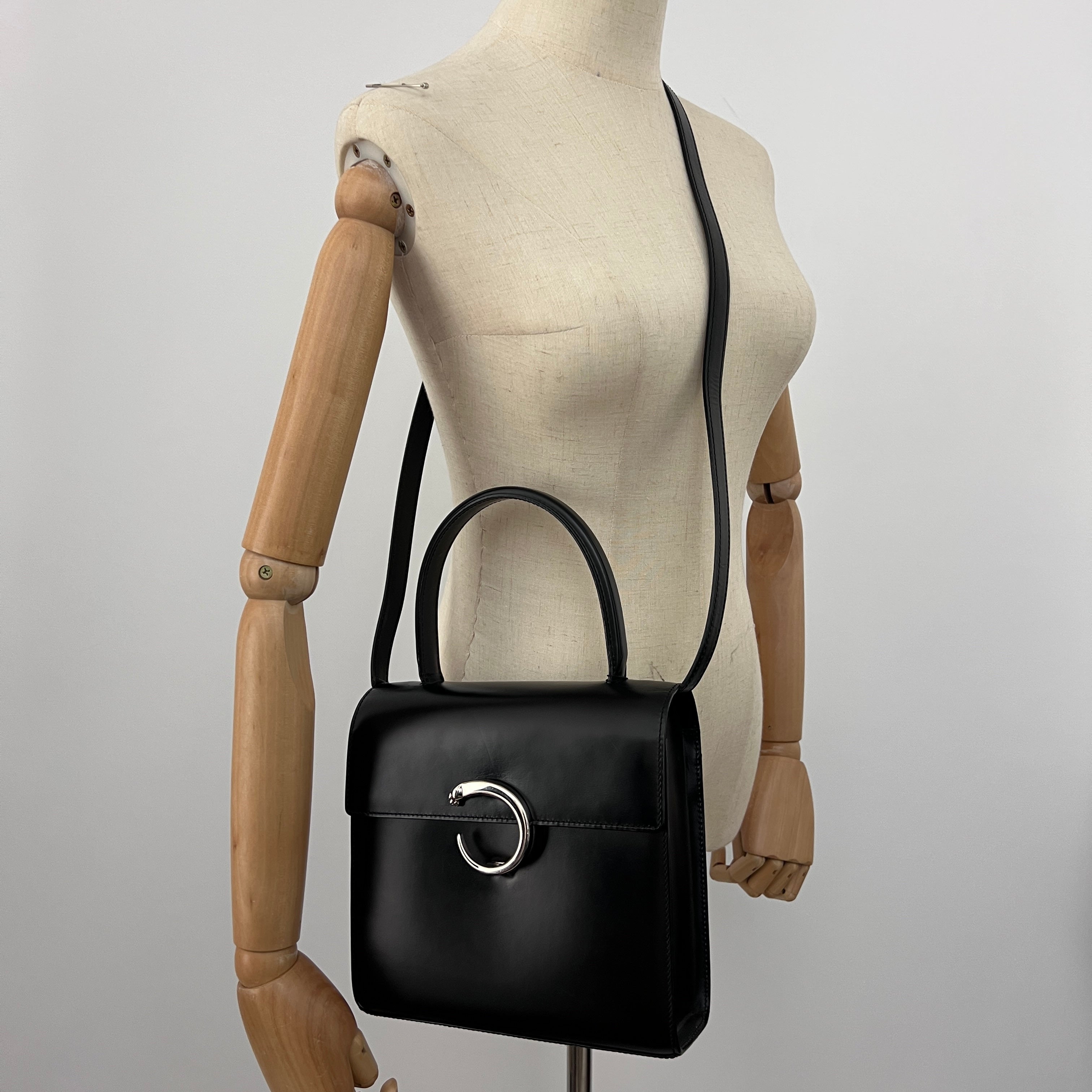 Sac à bandoulière CARTIER Panthère C cuir lisse noir