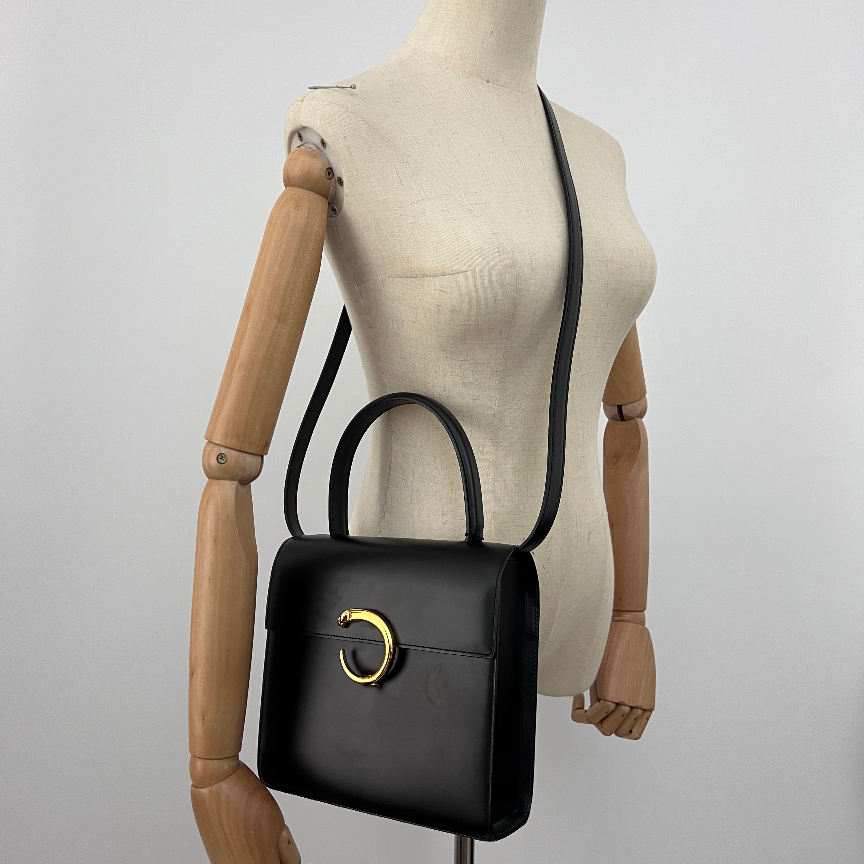 Sac à bandoulière CARTIER Panthère C cuir lisse noir