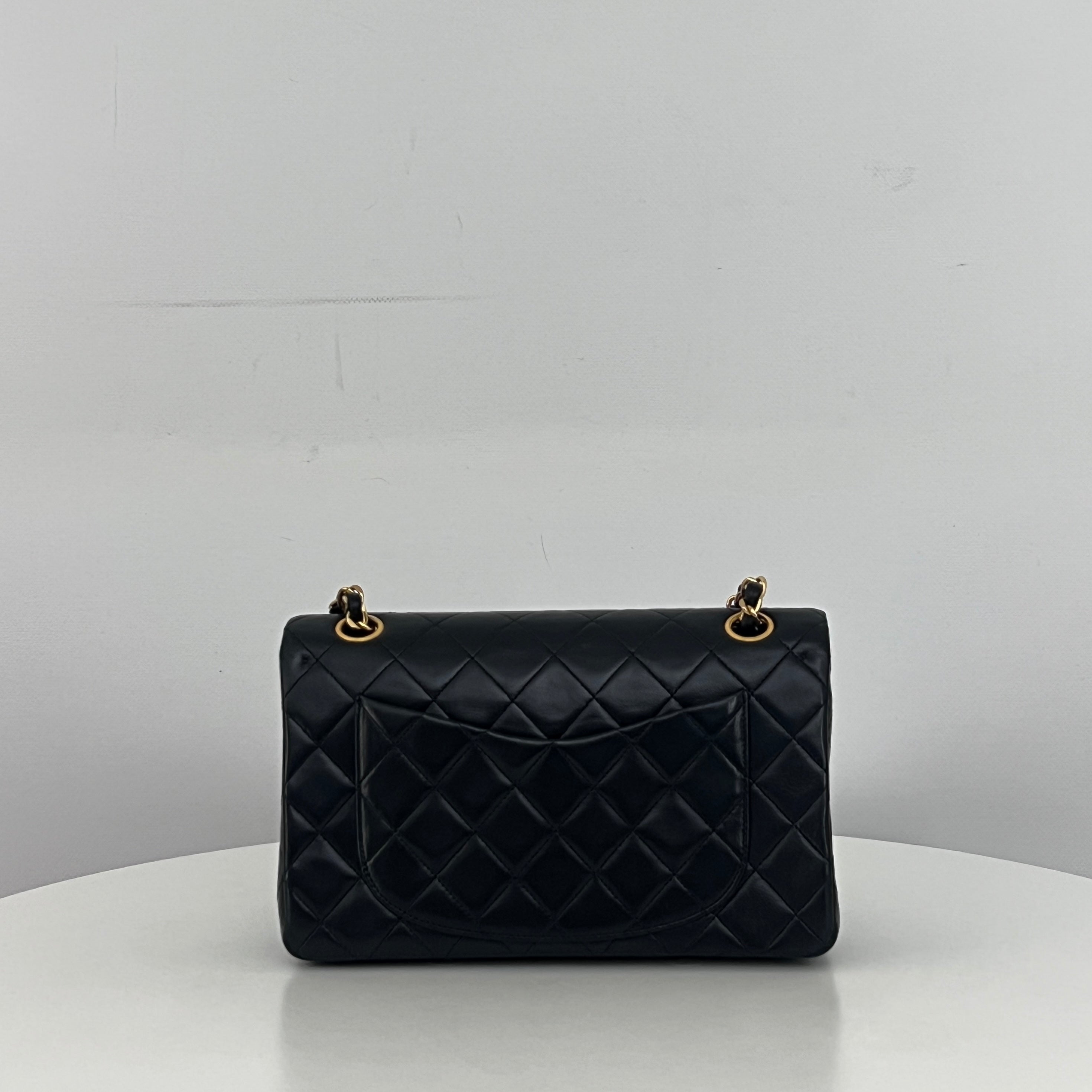 Sac à bandoulière CHANEL Classique Small cuir d'agneau noir vintage 1986-1988