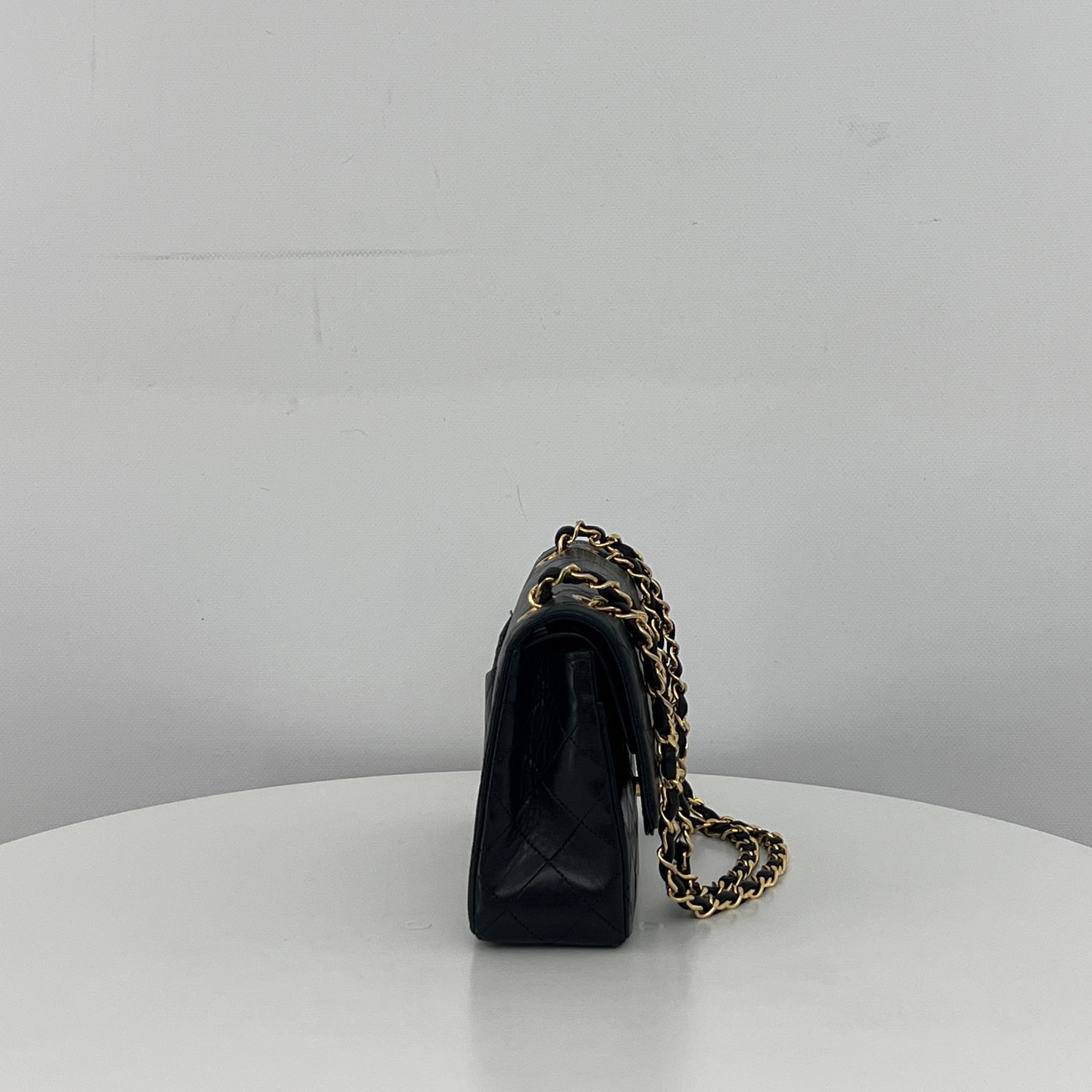 Sac à bandoulière CHANEL Classique Small cuir d'agneau noir vintage 1986-1988