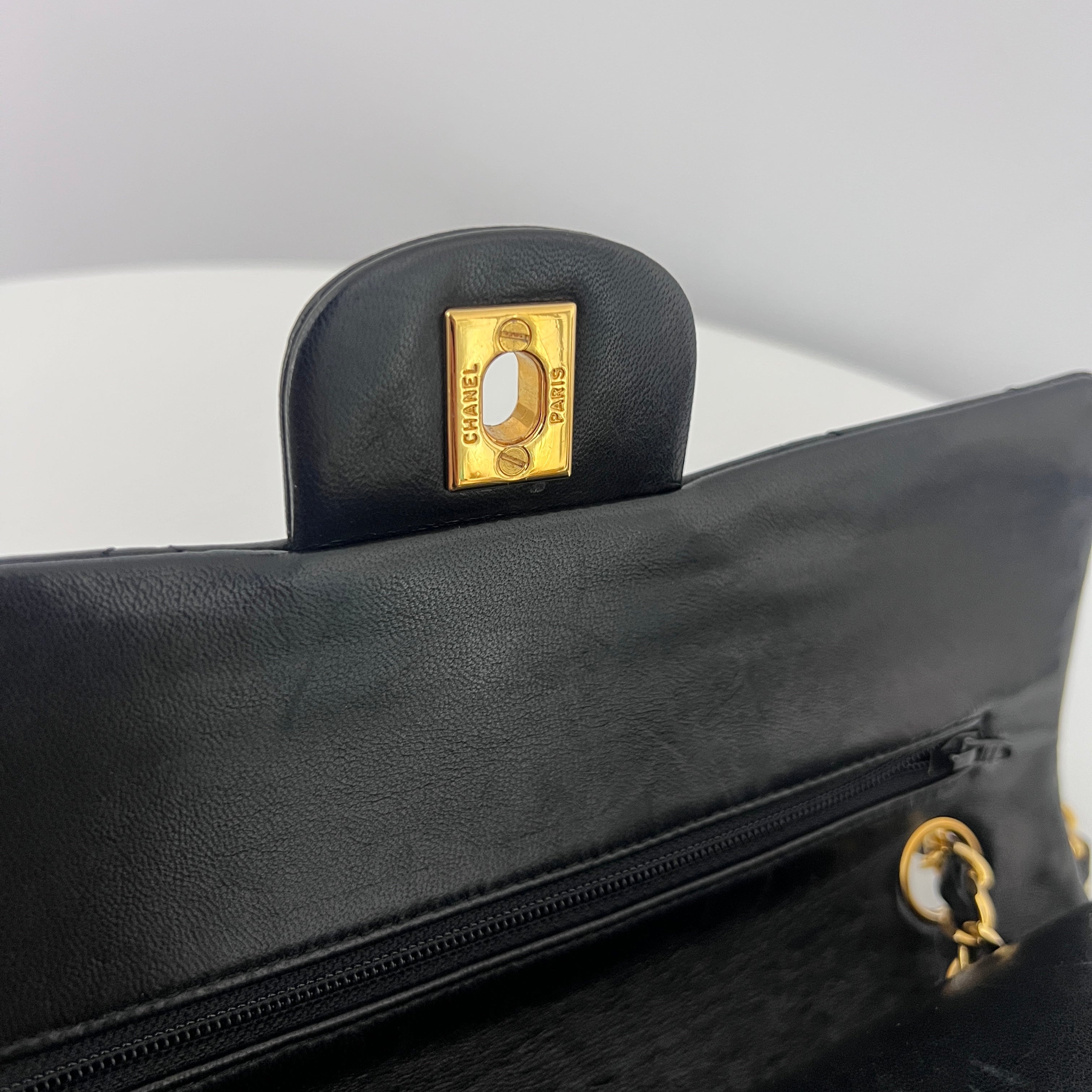 Sac à bandoulière CHANEL Classique Small cuir d'agneau noir vintage 1986-1988