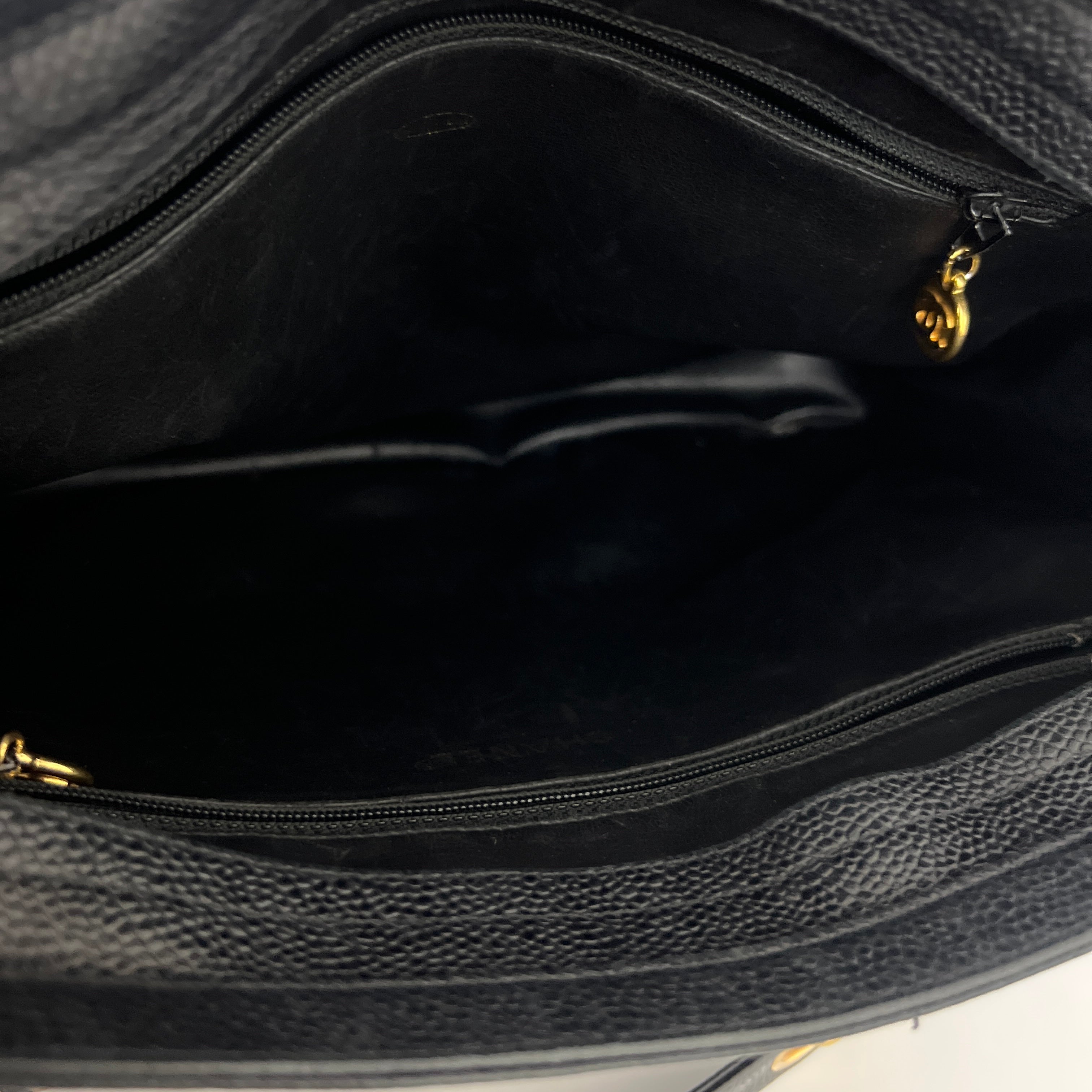 Sac CHANEL Triple Coco cuir caviar noir vintage 1991-1994