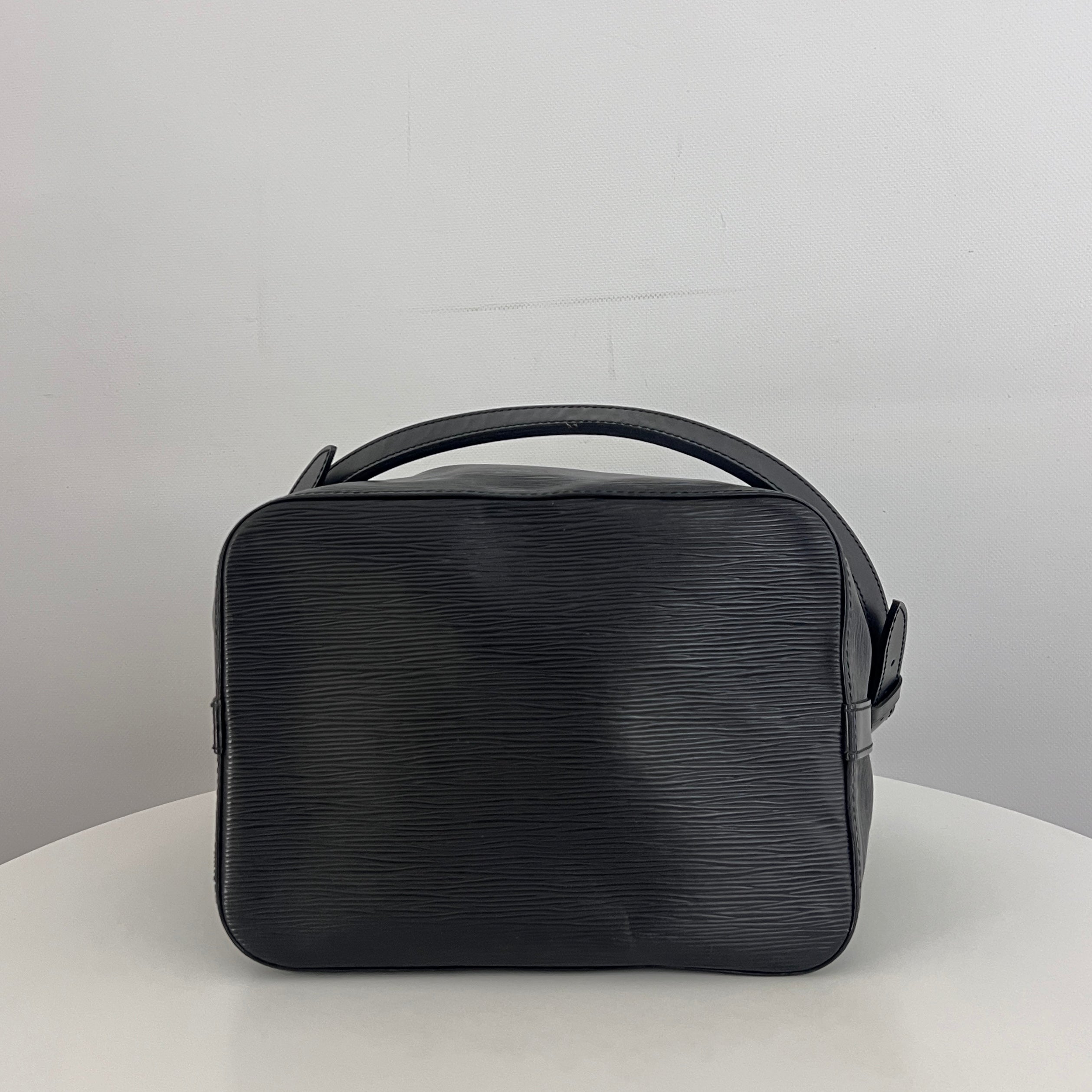 Sac LOUIS VUITTON Noé Petit cuir épi noir vintage 1994