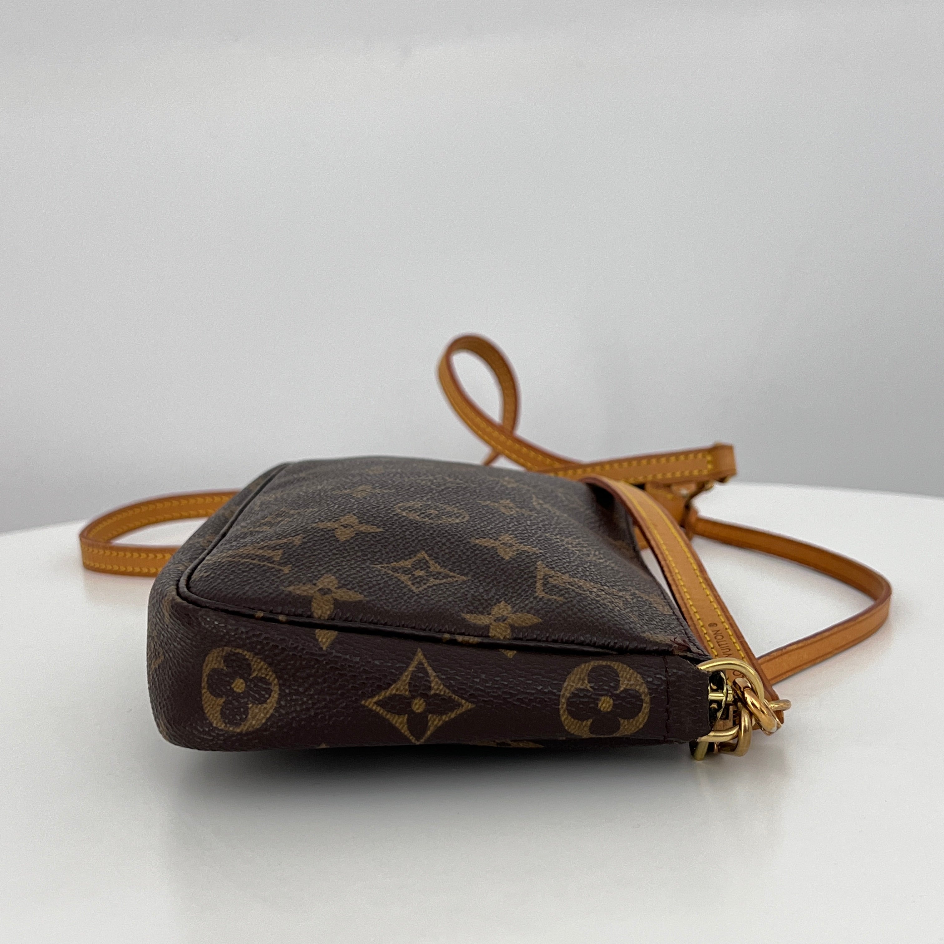Sac à bandoulière LOUIS VUITTON Pochette Accessoires toile marron vintage 1999