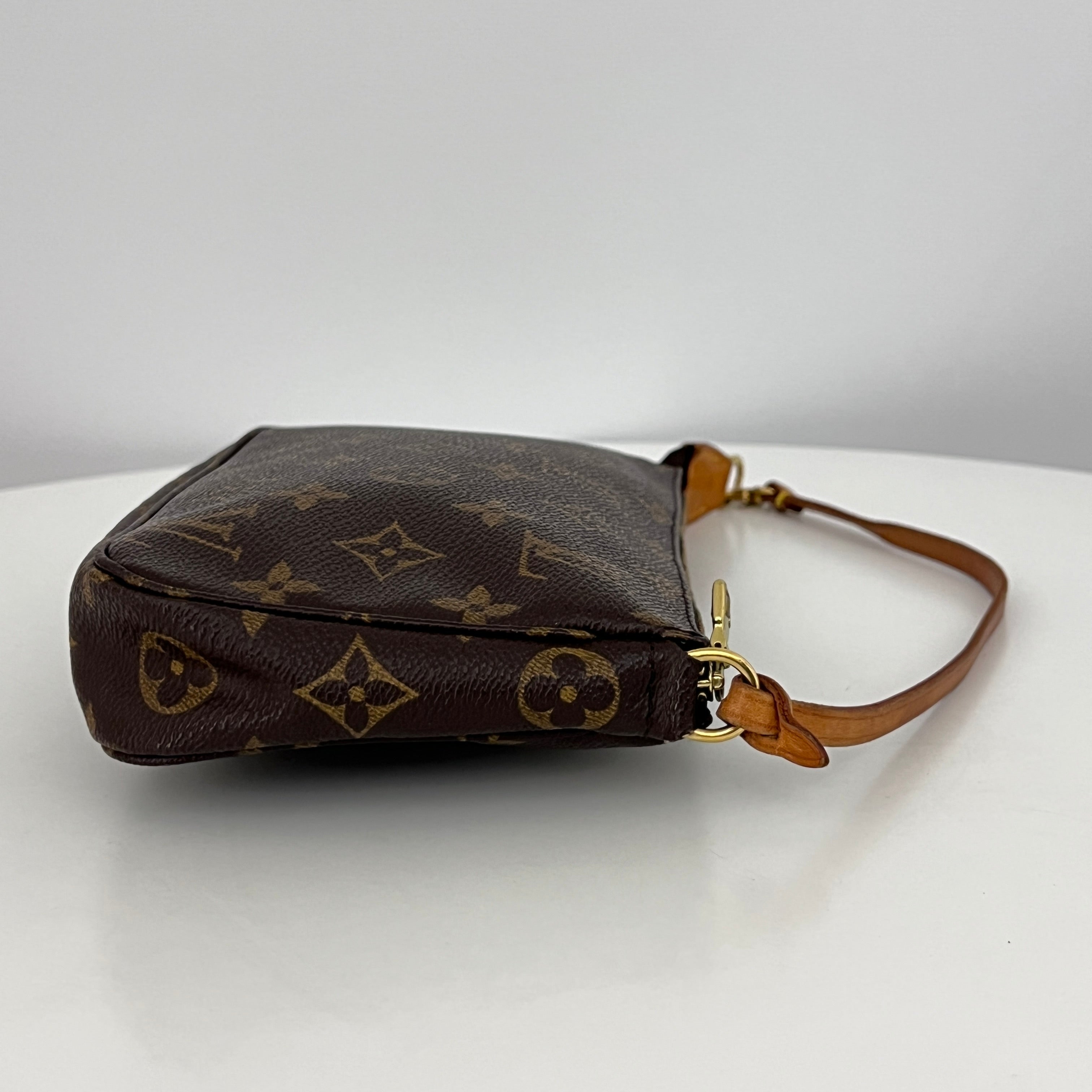 Sac à bandoulière LOUIS VUITTON Pochette Accessoires toile marron vintage 2002