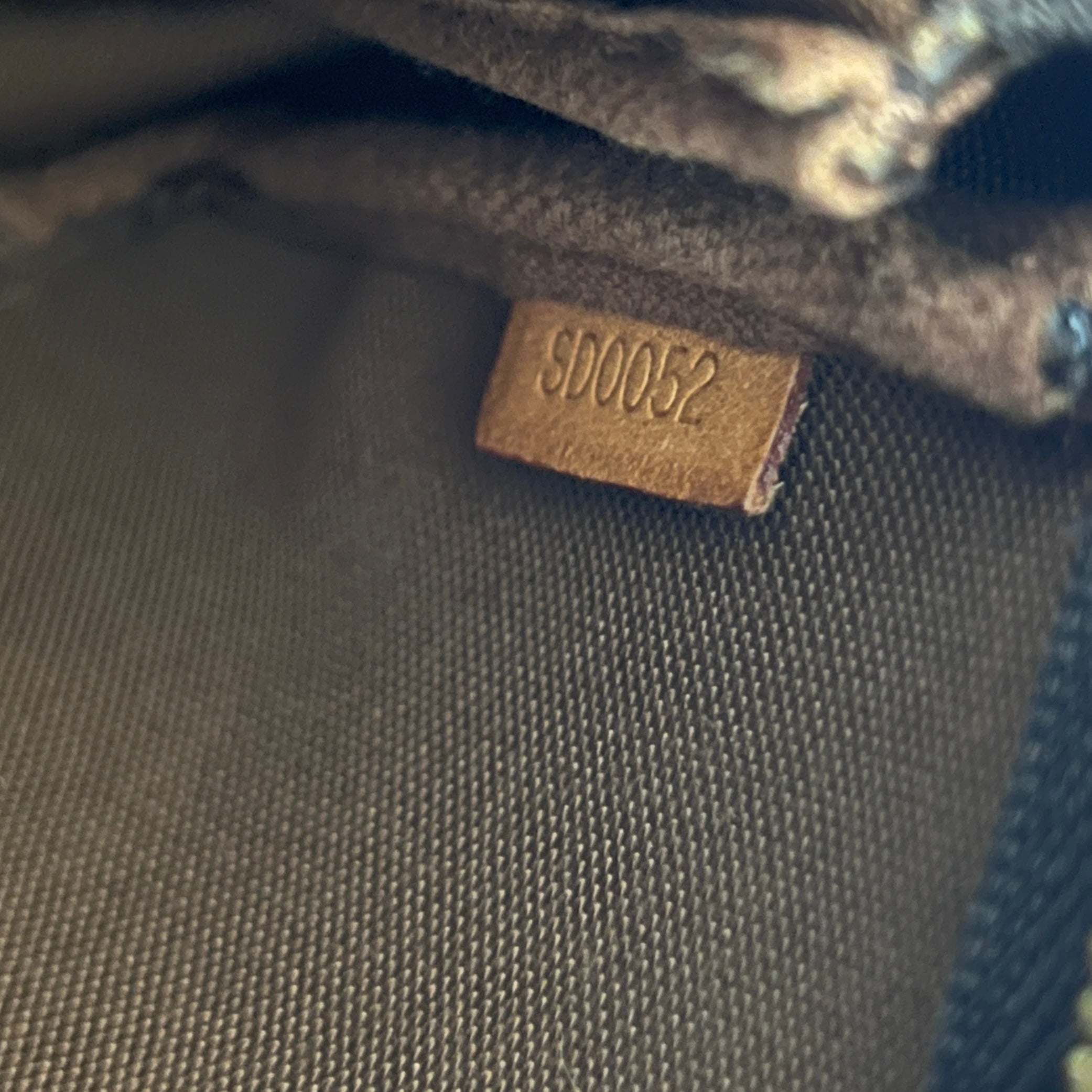Sac à bandoulière LOUIS VUITTON Pochette Accessoires toile marron vintage 2002