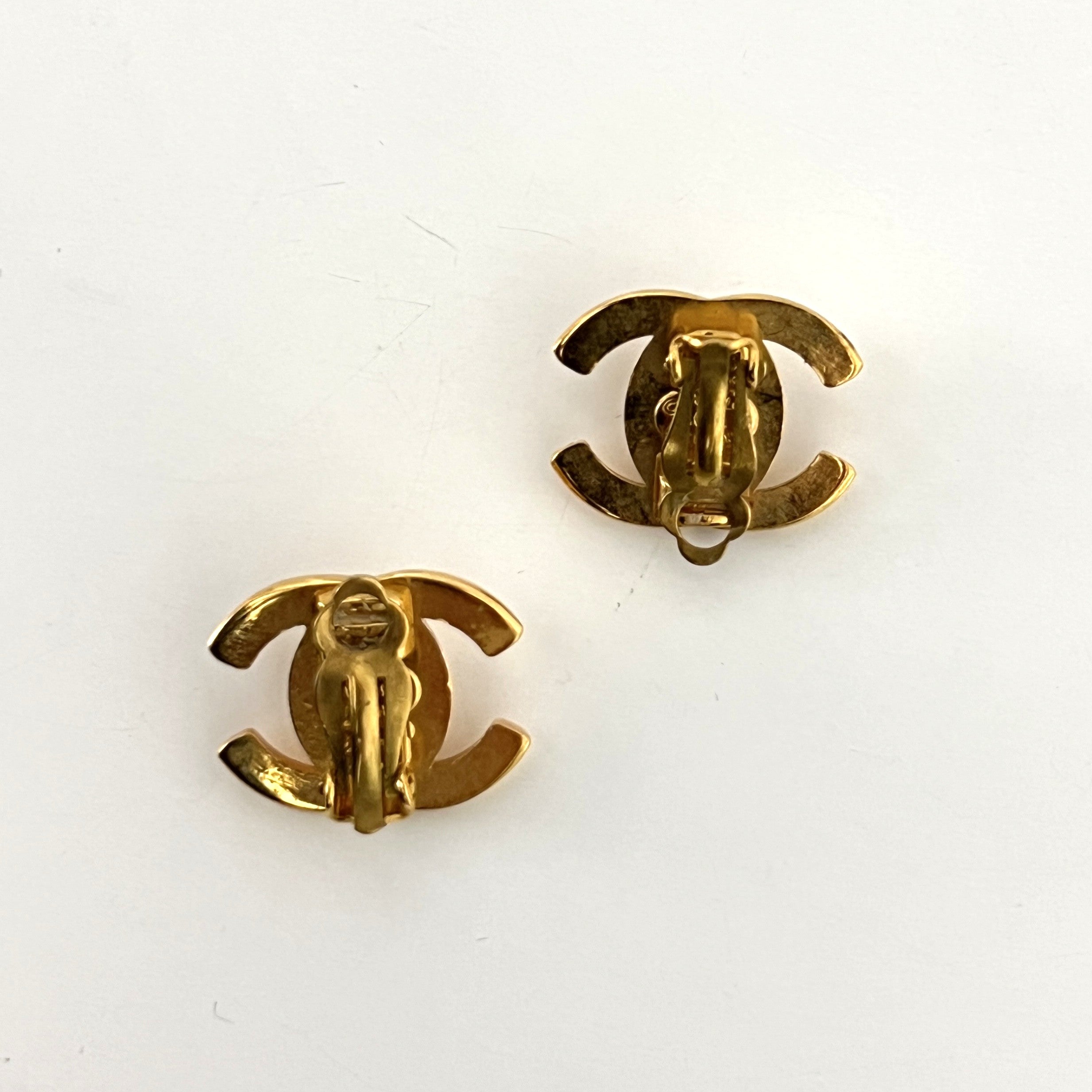 Boucles d'oreilles CHANEL CC Clip On Collection 1995