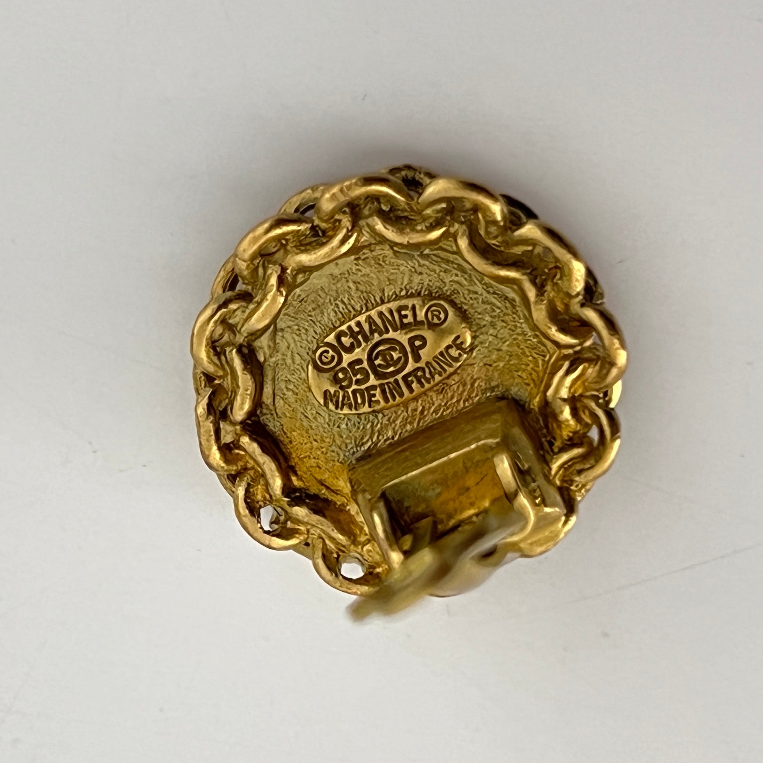 Boucles d'oreilles CHANEL CC Clip On Collection 1995