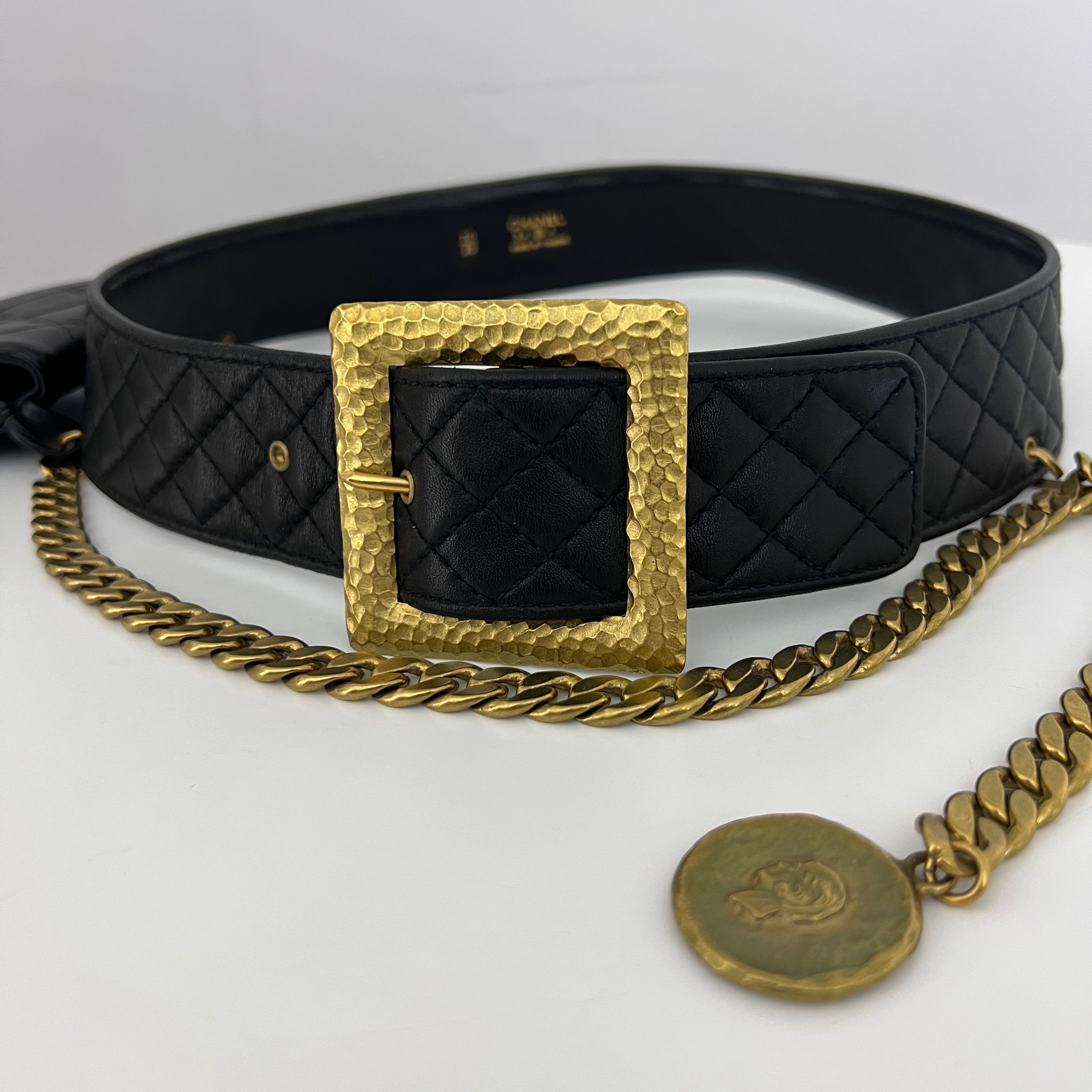 Ceinture CHANEL Chain Bag cuir matelassé noir Circa 1990