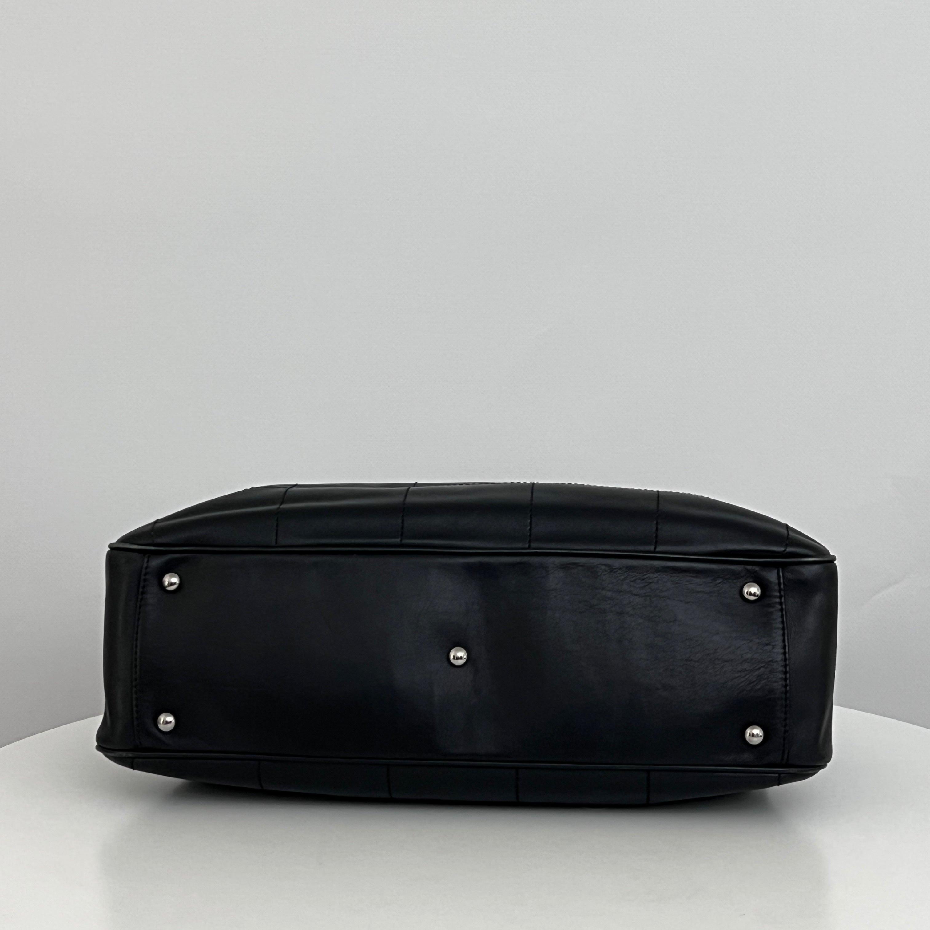 Sac CHANEL Boston Chocolate Bar cuir d'agneau noir vintage 2002-2003