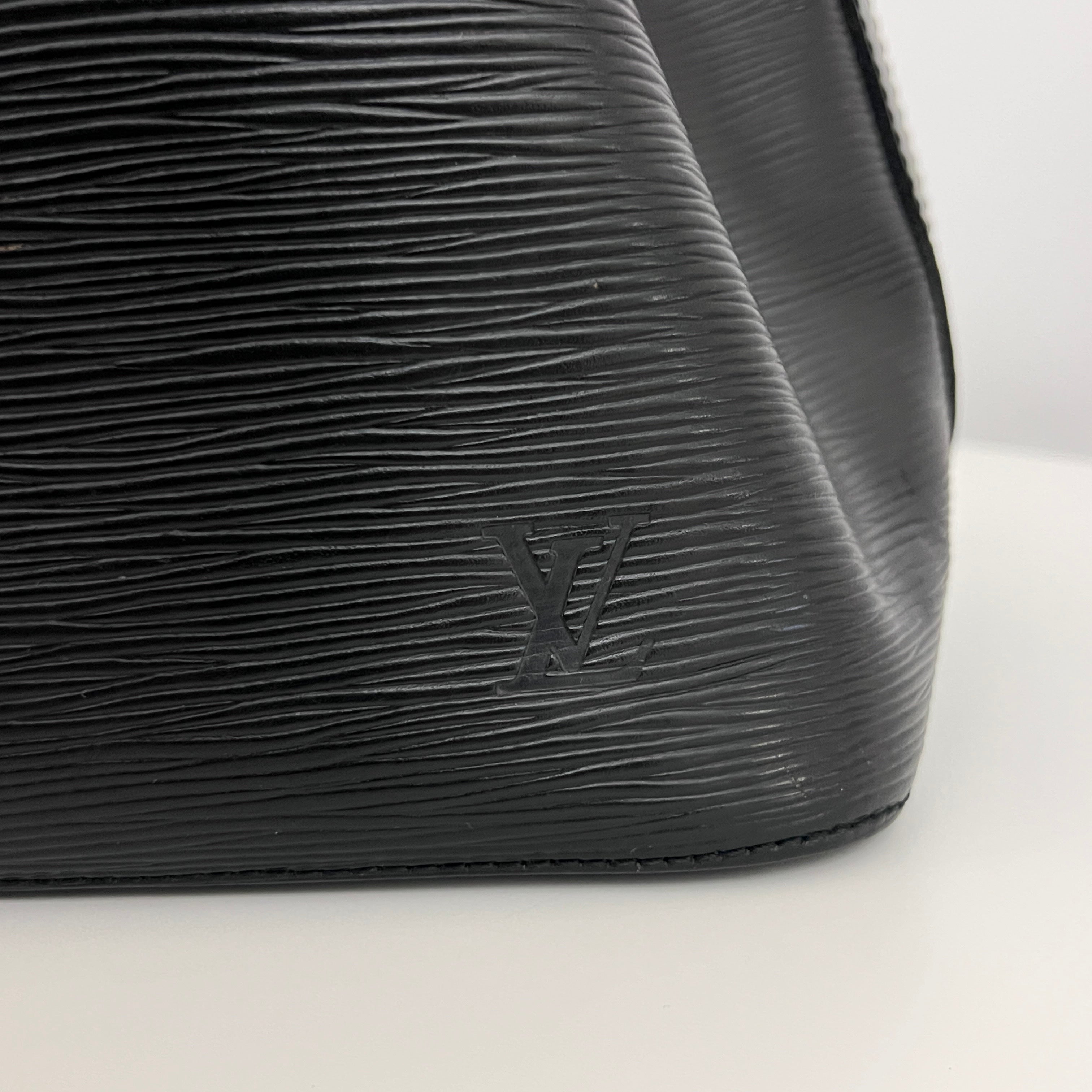 Sac LOUIS VUITTON Noé Petit cuir épi noir vintage 1995