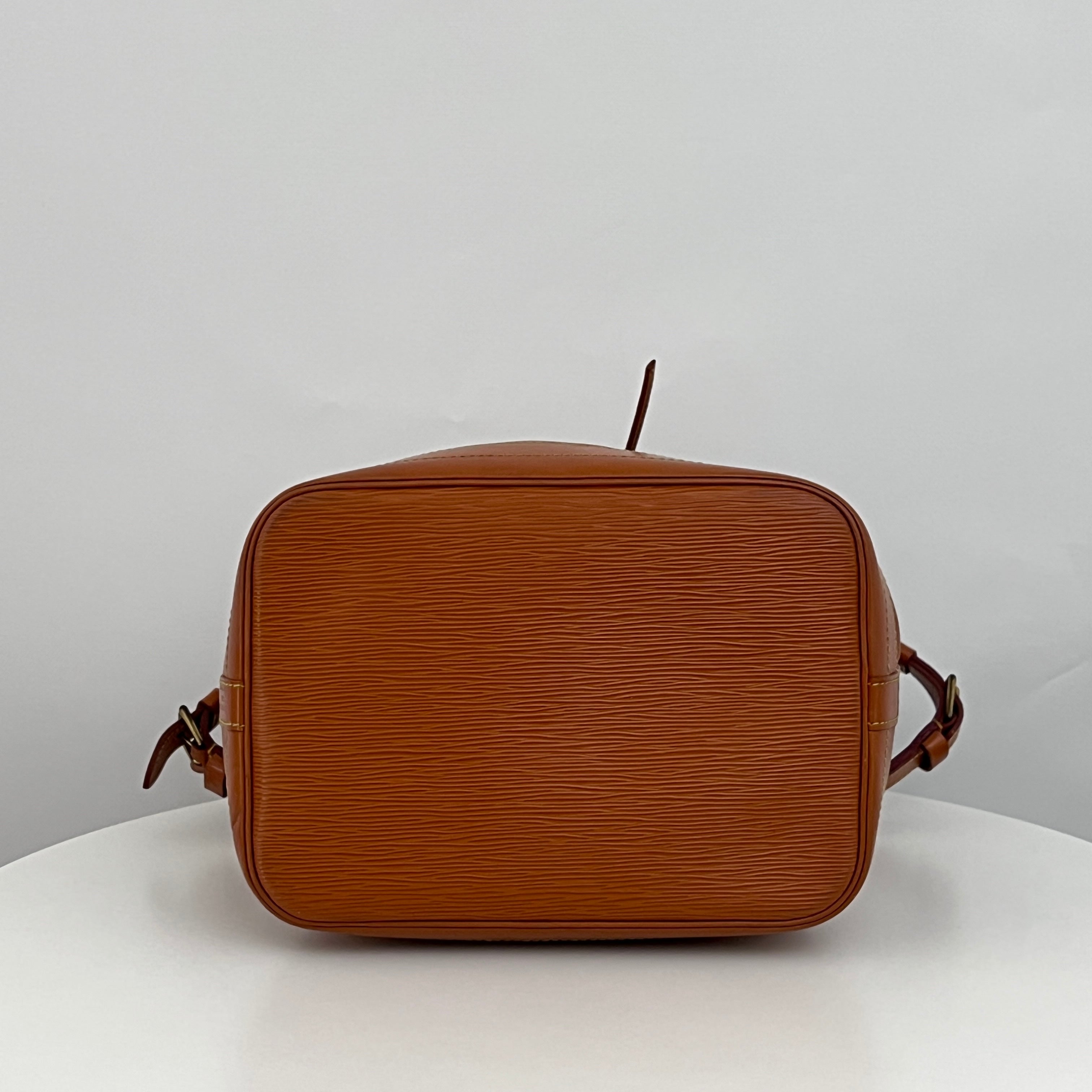 Sac LOUIS VUITTON Noé Grand cuir épi marron vintage 1994