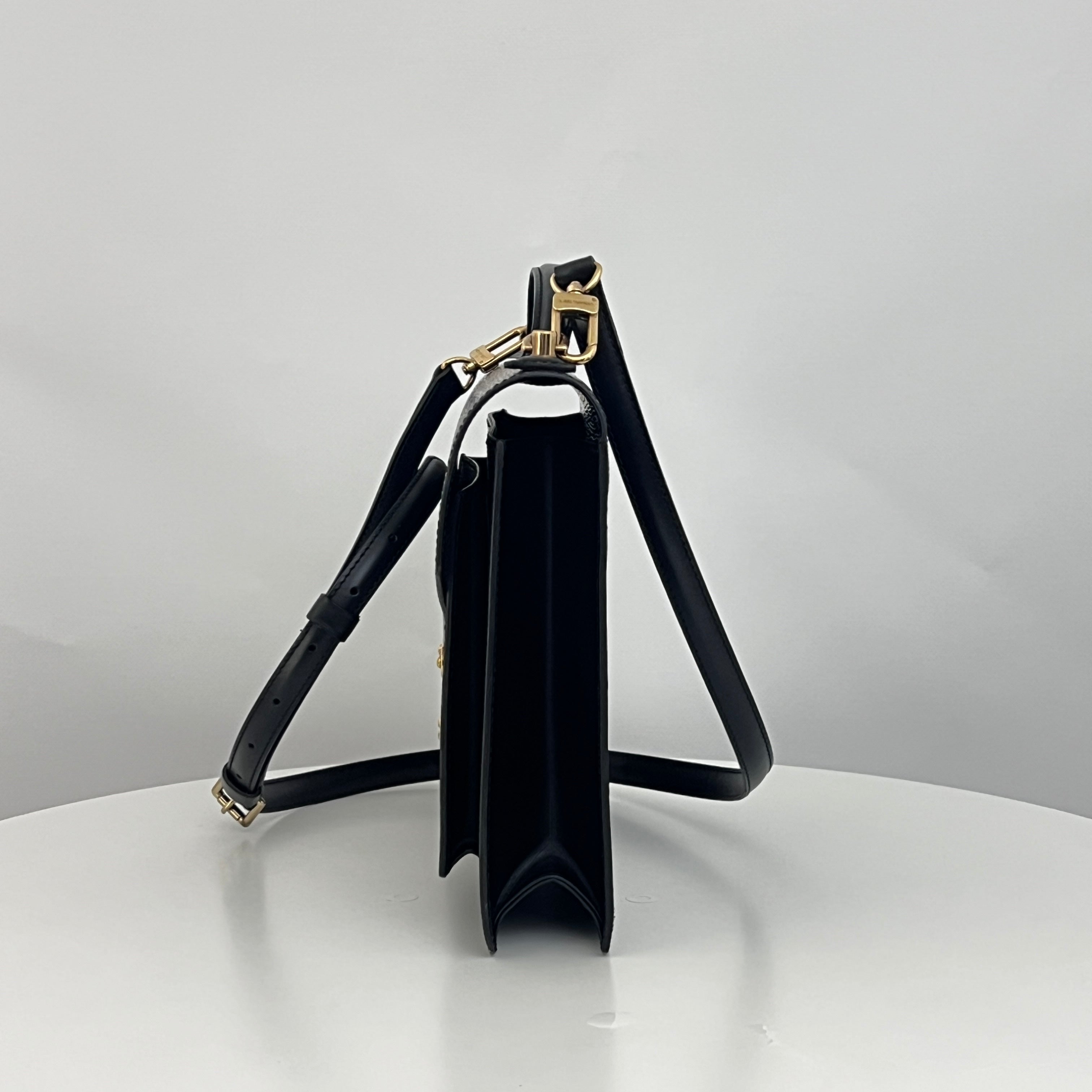 Sac à bandoulière LOUIS VUITTON Monceau 28 cuir épi noir vintage 1994