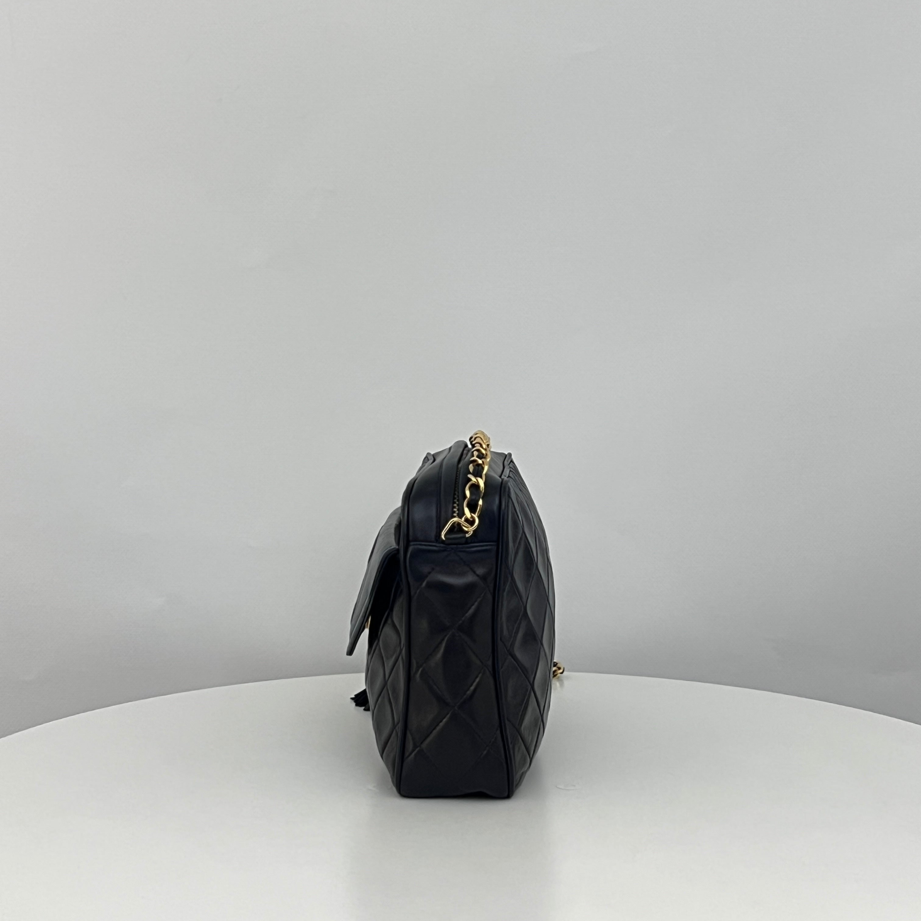 Sac à bandoulière CHANEL Camera Bag cuir d'agneau bleu marine vintage 1989-1991