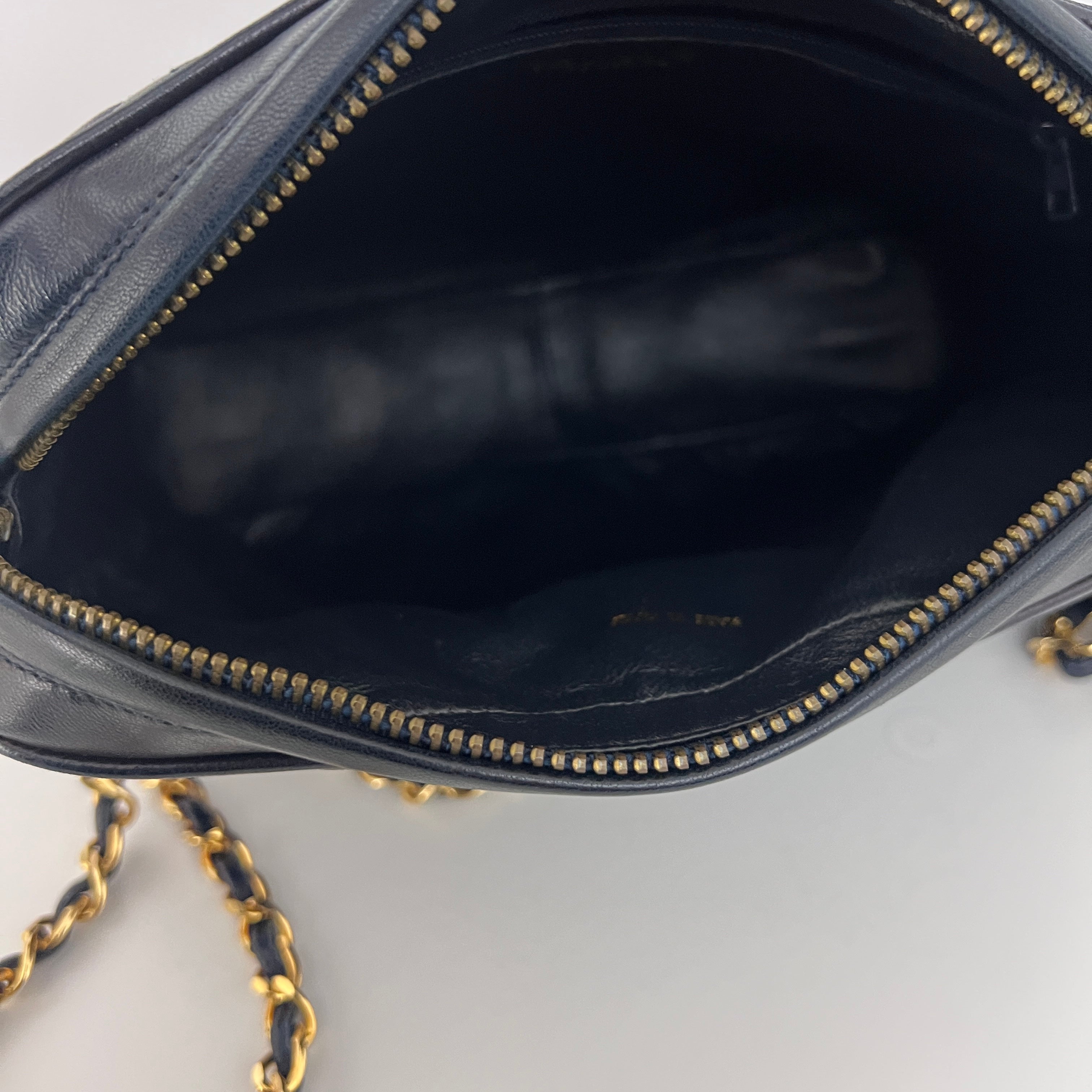 Sac à bandoulière CHANEL Camera Bag cuir d'agneau bleu marine vintage 1989-1991