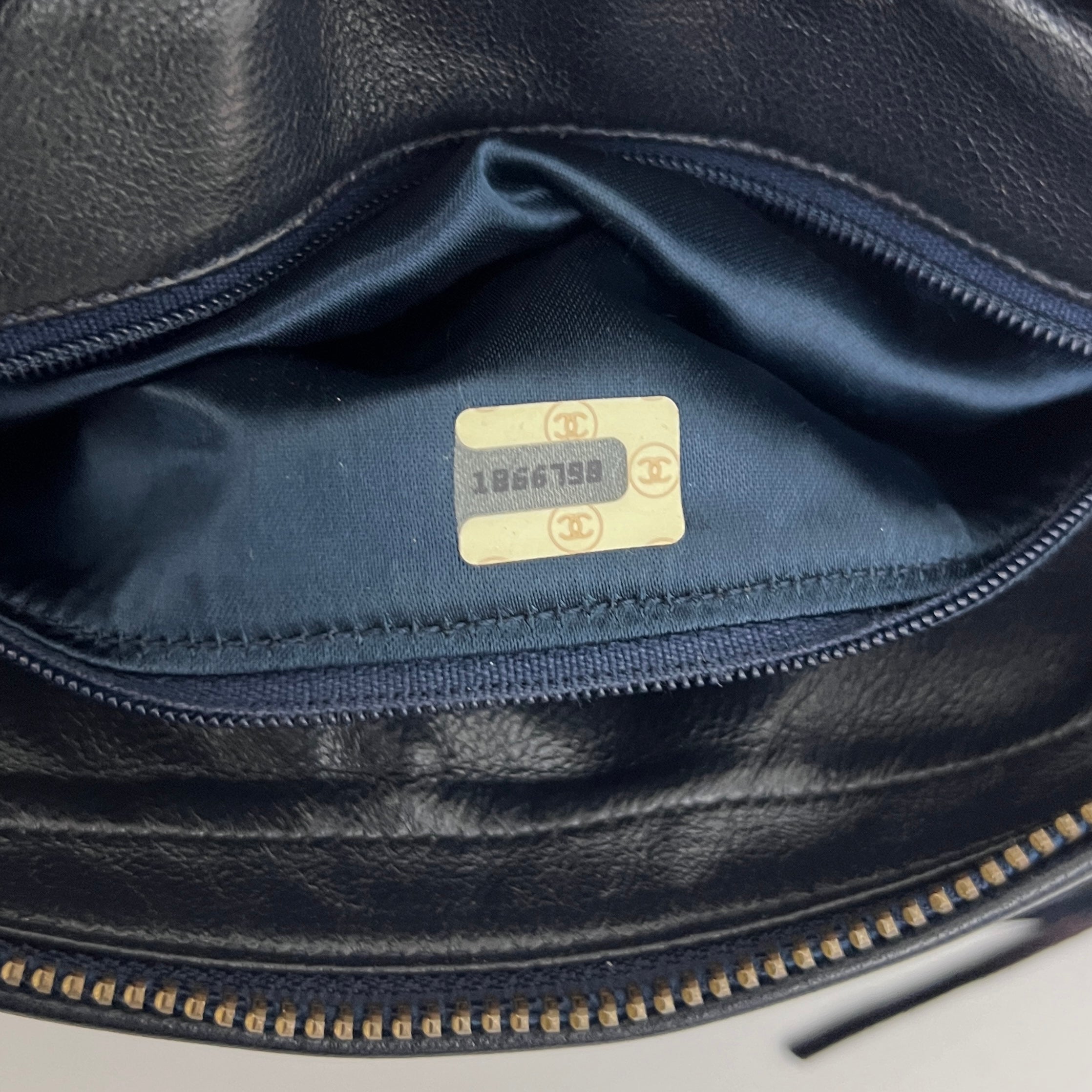 Sac à bandoulière CHANEL Camera Bag cuir d'agneau bleu marine vintage 1989-1991