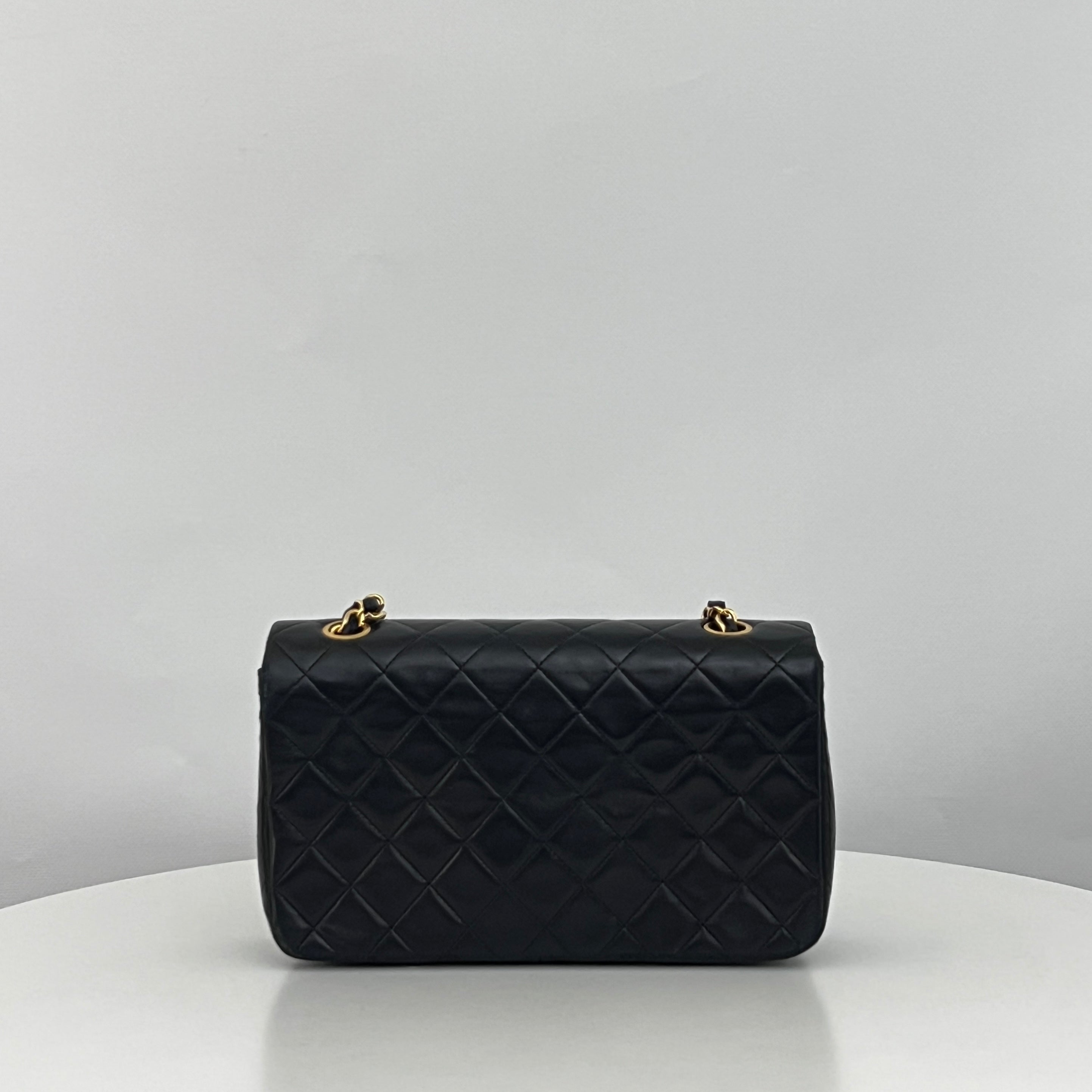 CHANEL Classic Small shoulder bag vintage black lambskin 1989-1991