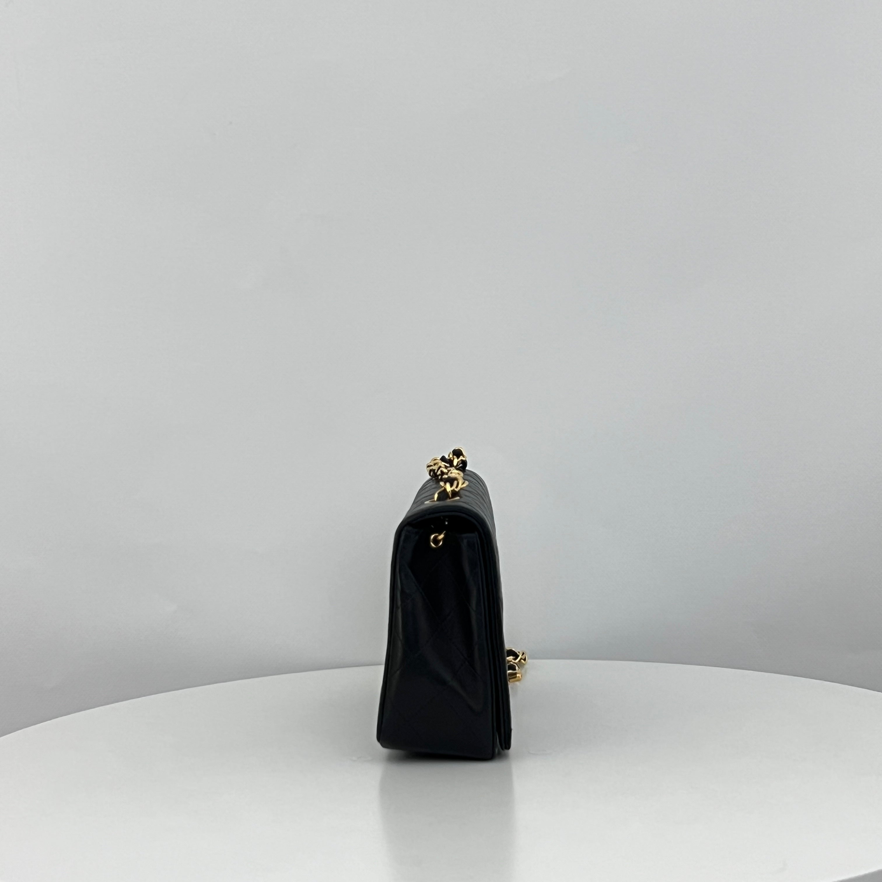 CHANEL Classic Small shoulder bag vintage black lambskin 1989-1991