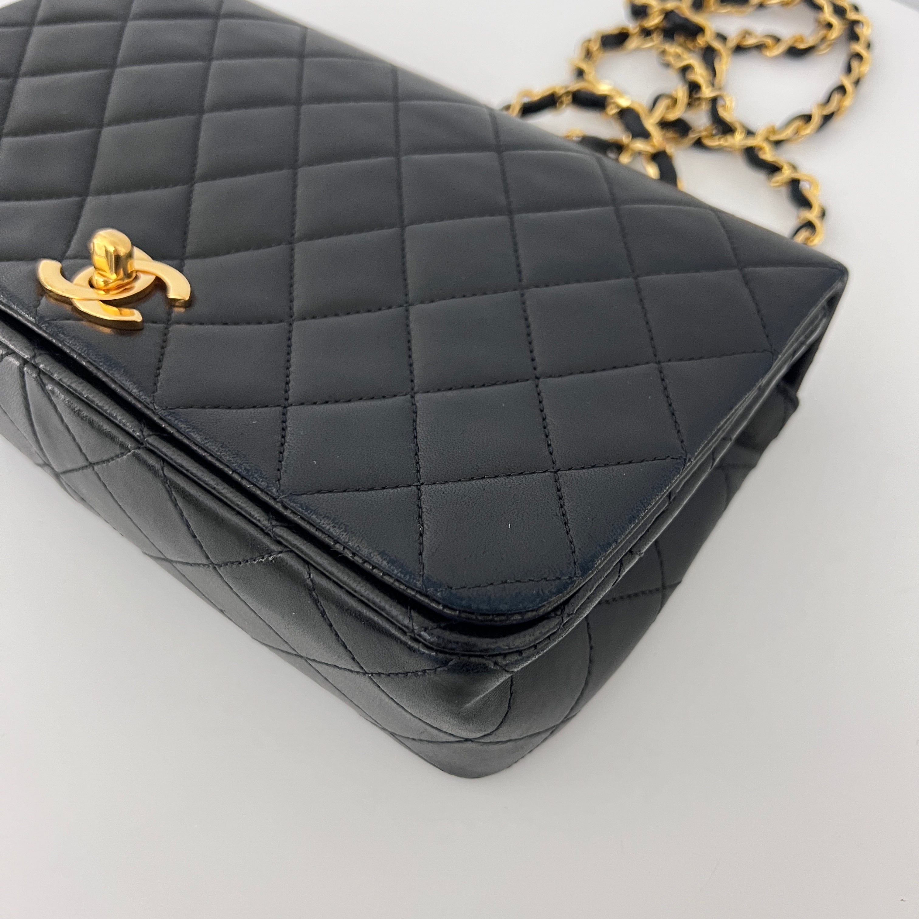 CHANEL Classic Small shoulder bag vintage black lambskin 1989-1991