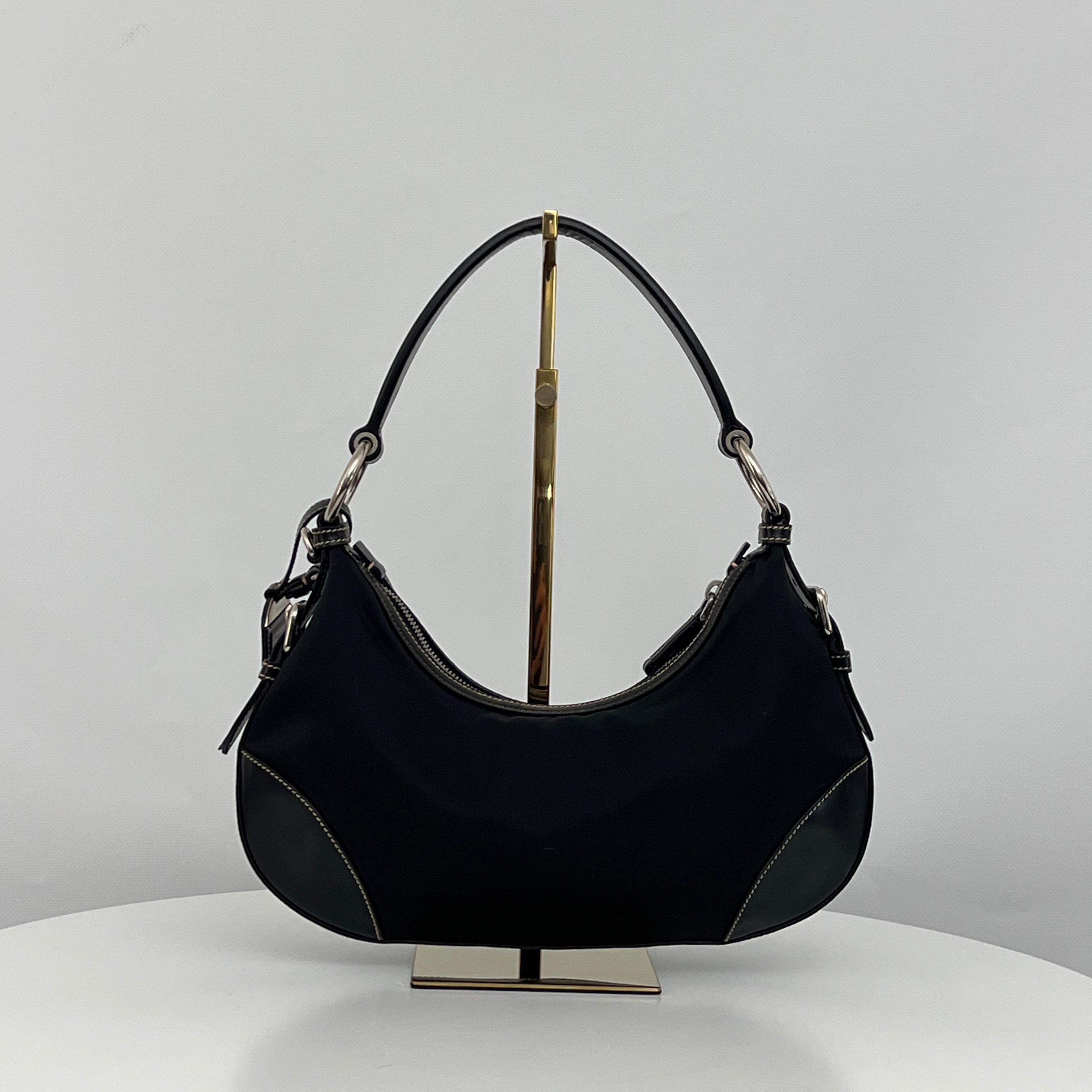 Sac PRADA Hobo nylon et cuir verni noir