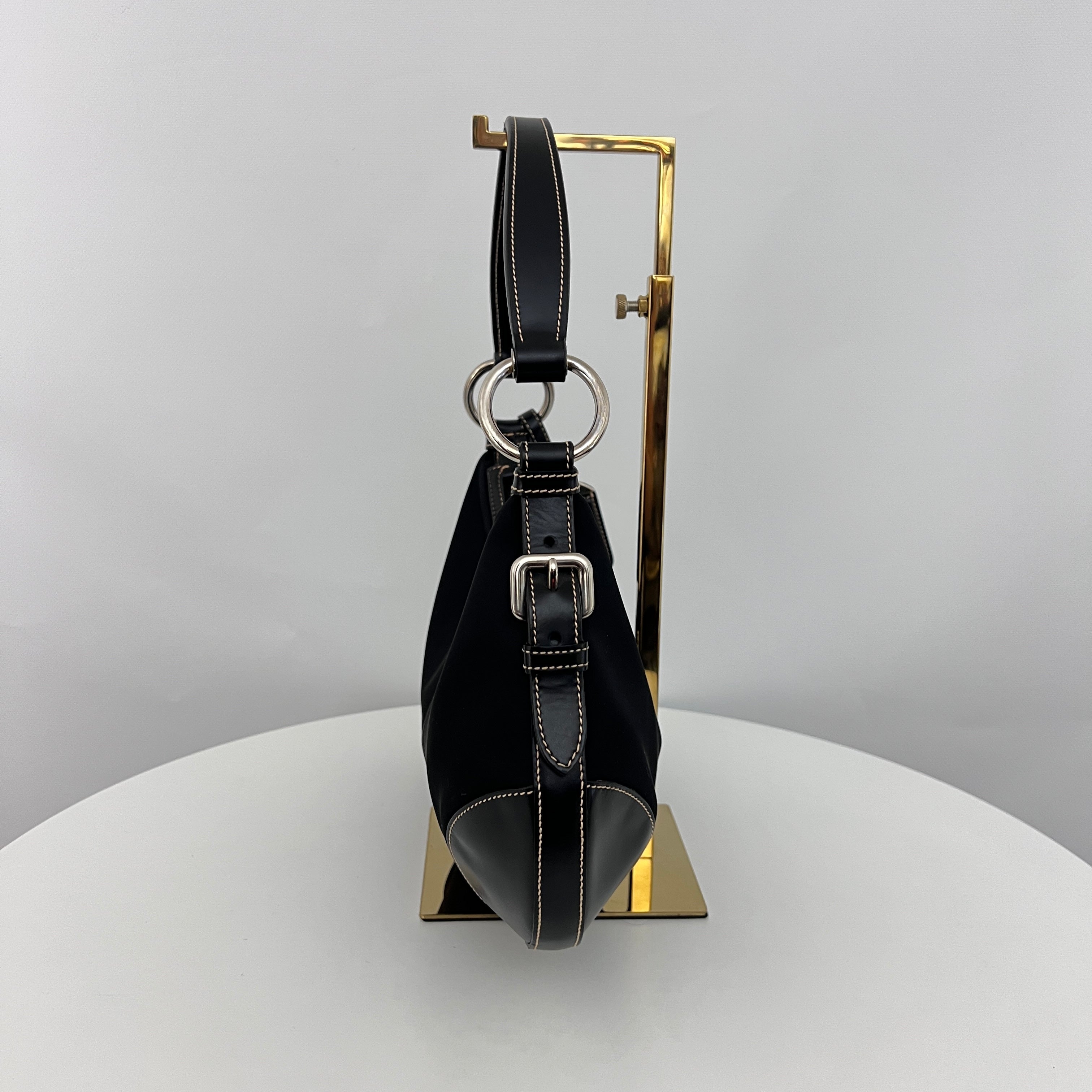 Sac PRADA Hobo nylon et cuir verni noir