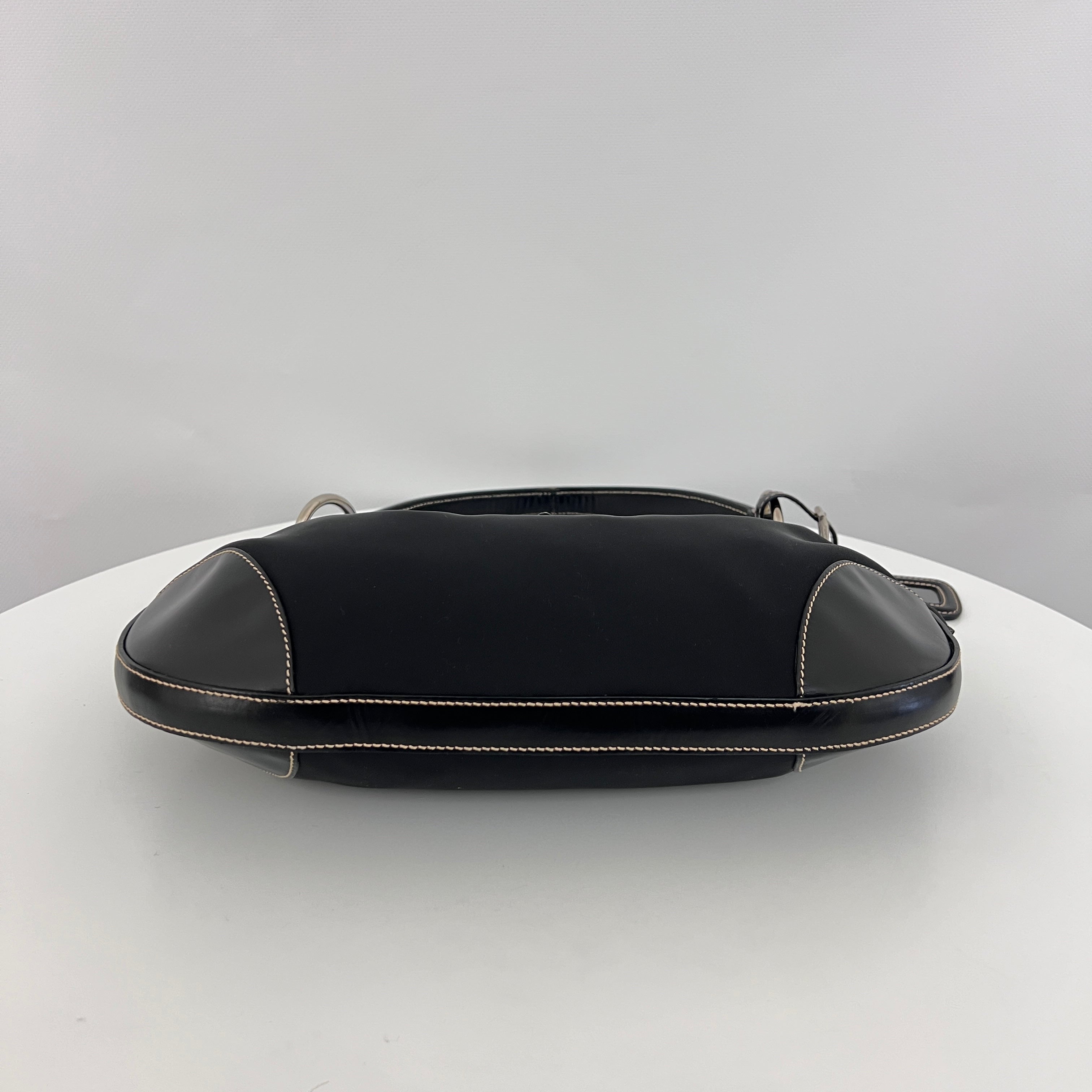 Sac PRADA Hobo nylon et cuir verni noir