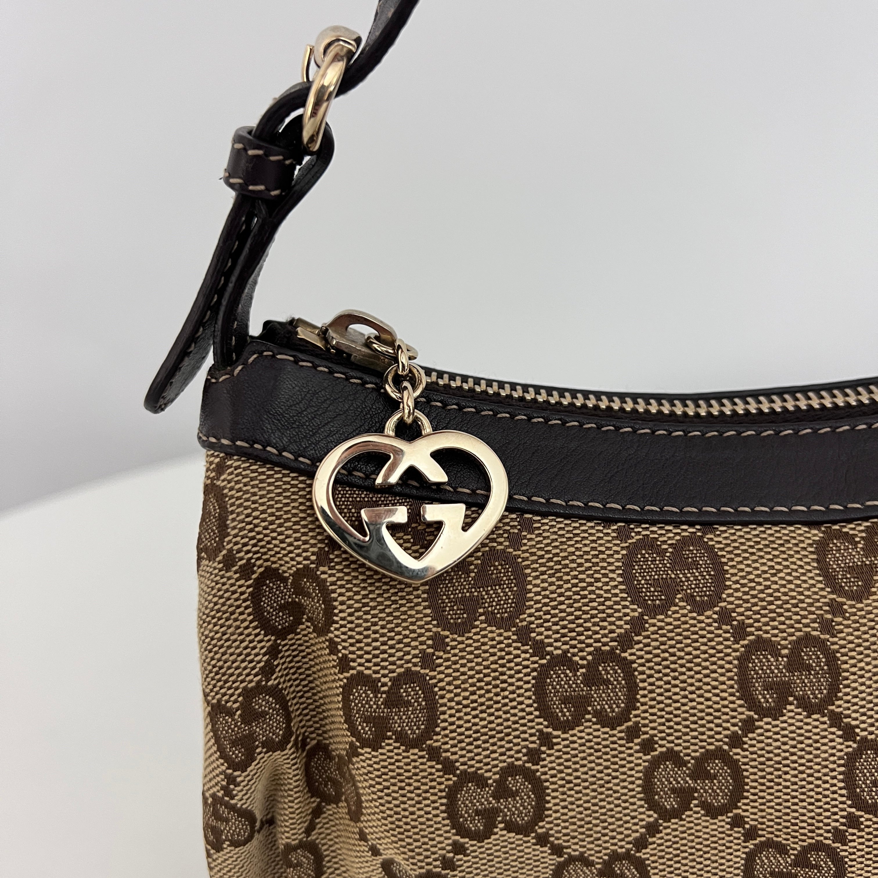 Sac GUCCI GG Heart Charm toile et cuir marron