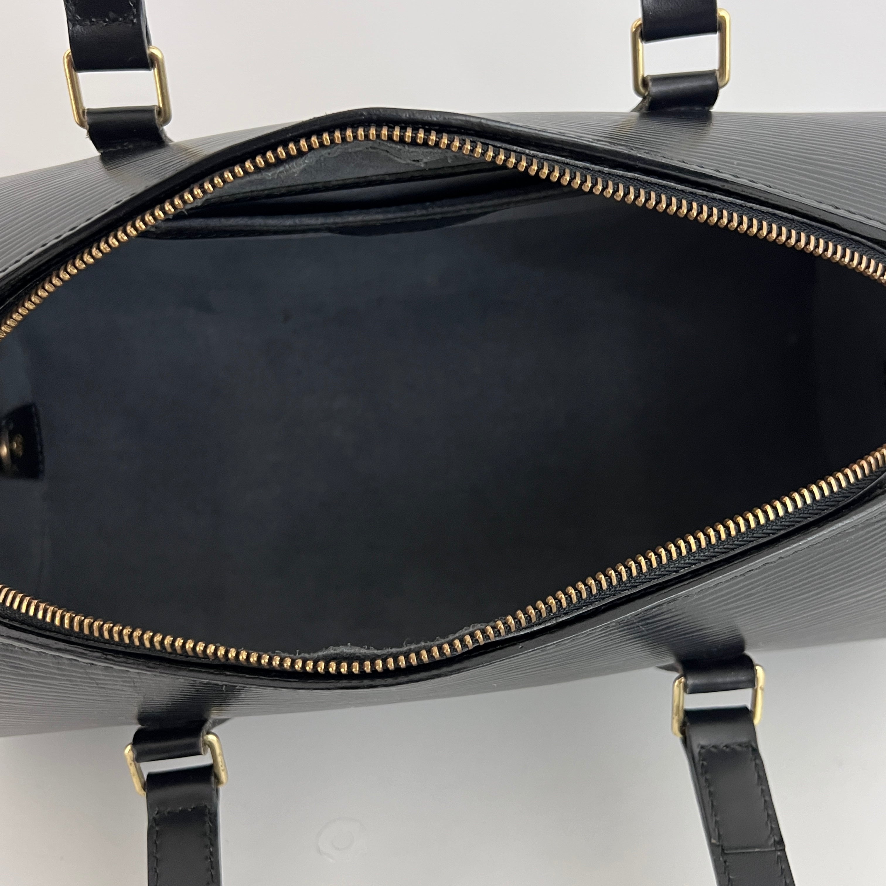 Sac LOUIS VUITTON Soufflot cuir épi noir vintage 1998