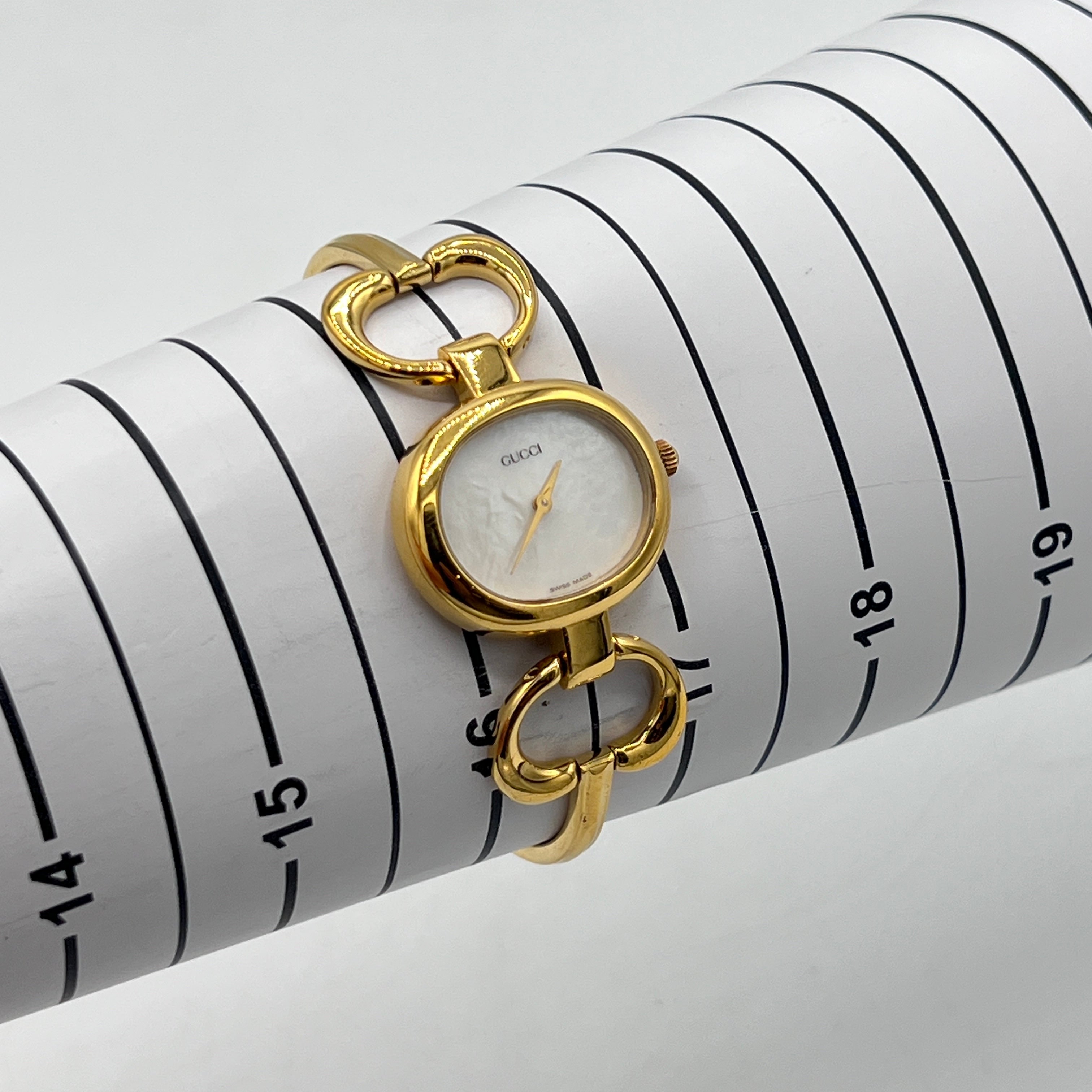 Montre GUCCI 1600 plaqué or doré
