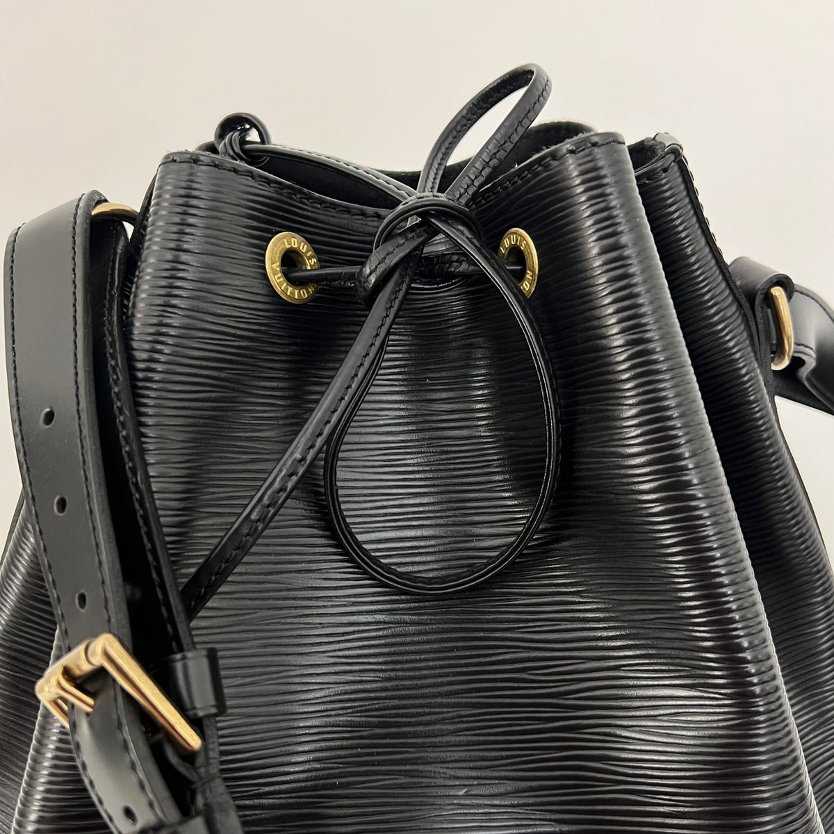 LOUIS VUITTON Petit Noe Bag Black Epi Leather Vintage 1993