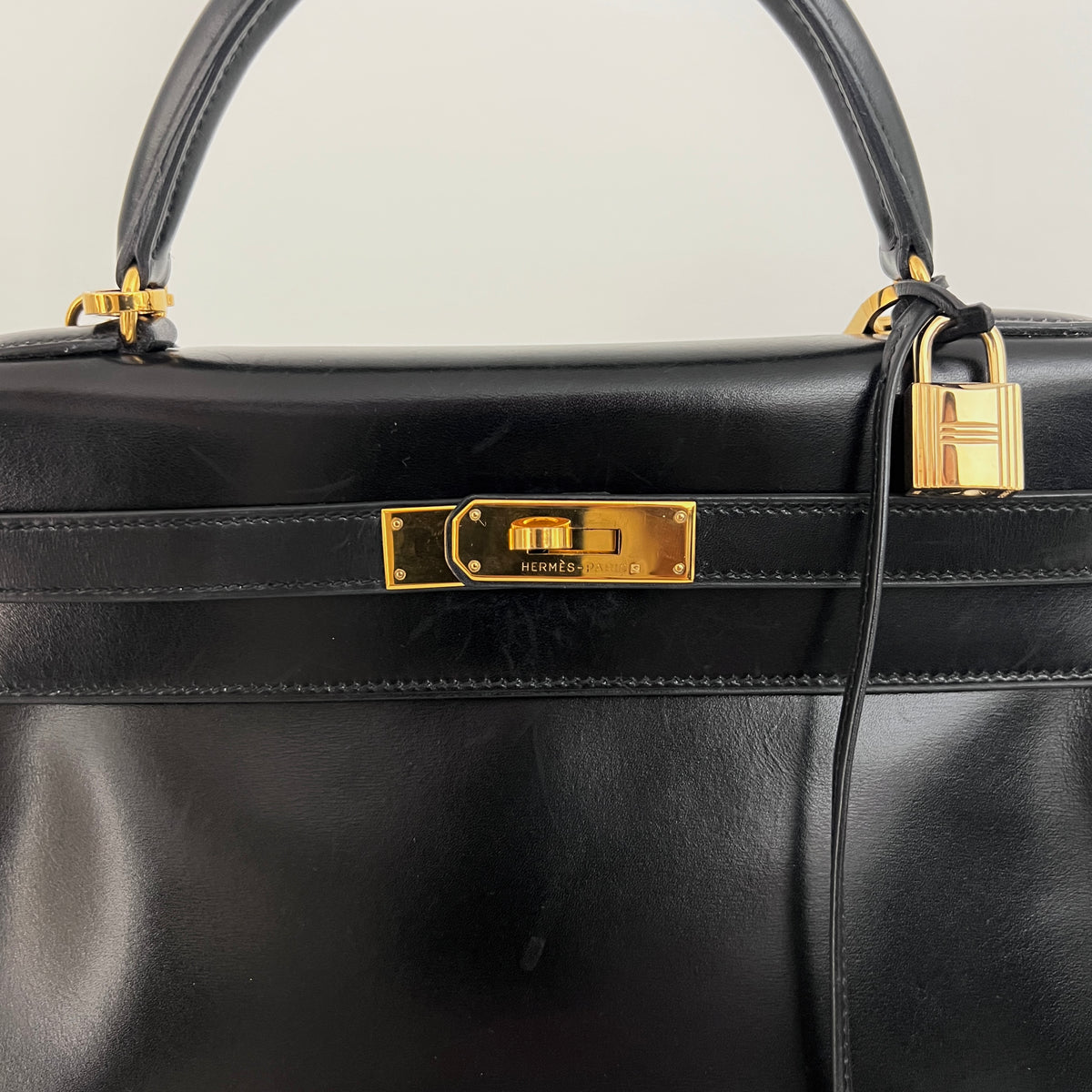HERMÈS Kelly 32 black retourne box leather shoulder bag