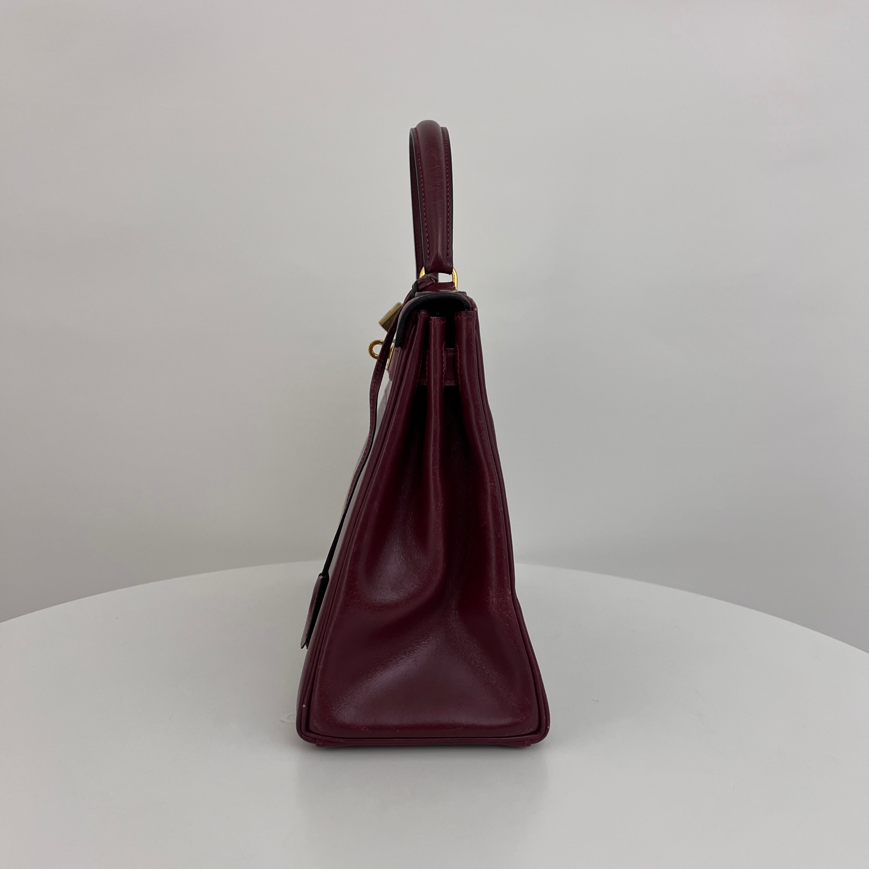 HERMÈS Kelly 28 Bordeaux Retourné Box Leather Bag