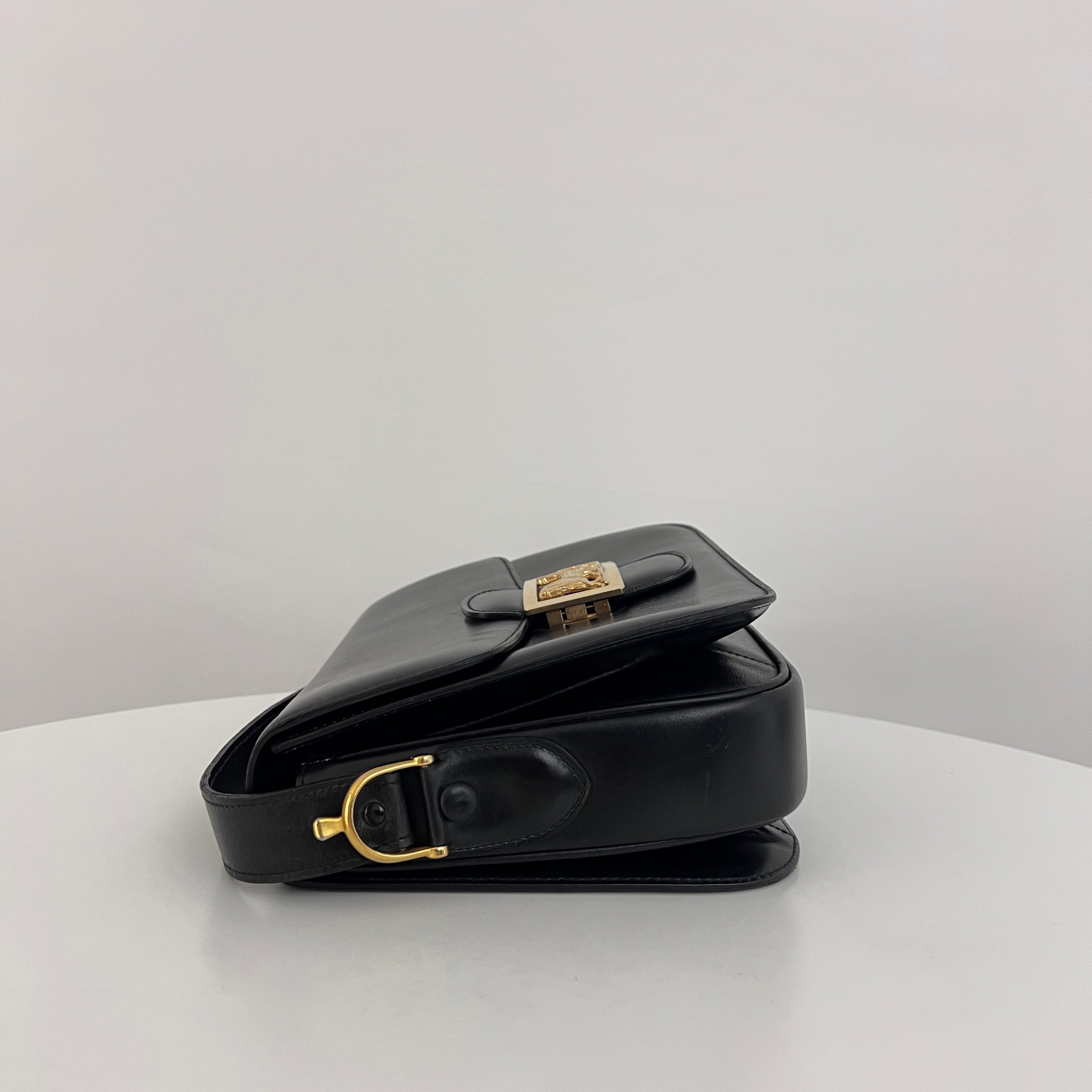 Sac CELINE Triomphe cuir lisse noir