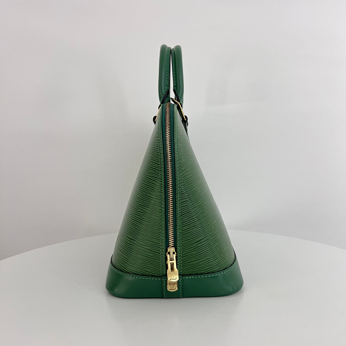 Sac à bandoulière LOUIS VUITTON Alma PM cuir épi vert vintage 1997