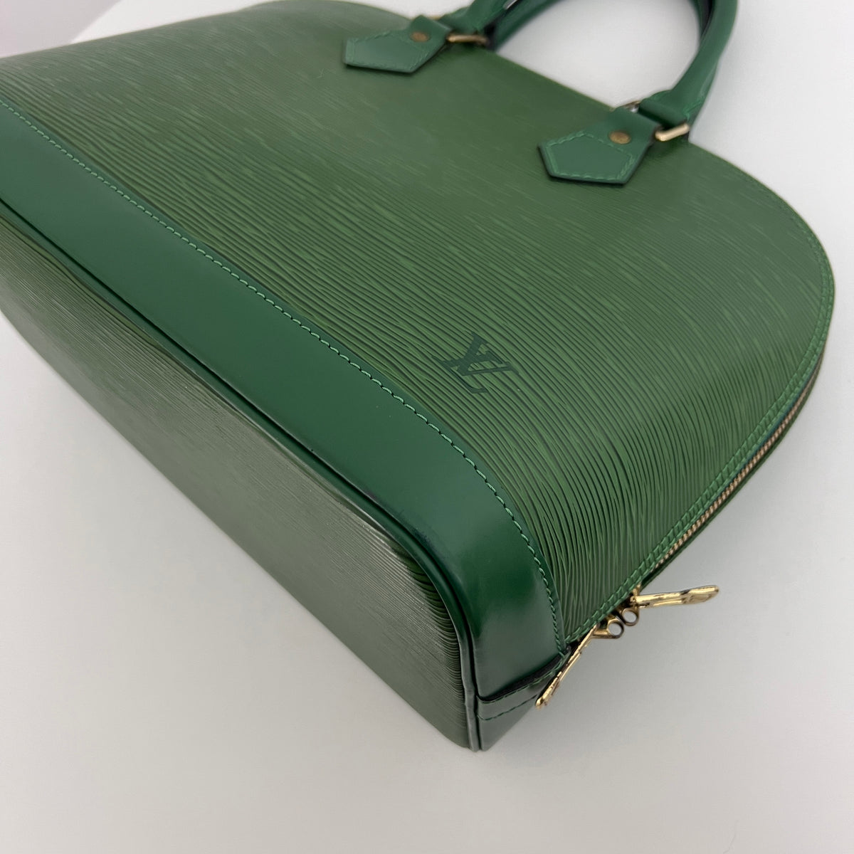 Sac à bandoulière LOUIS VUITTON Alma PM cuir épi vert vintage 1997