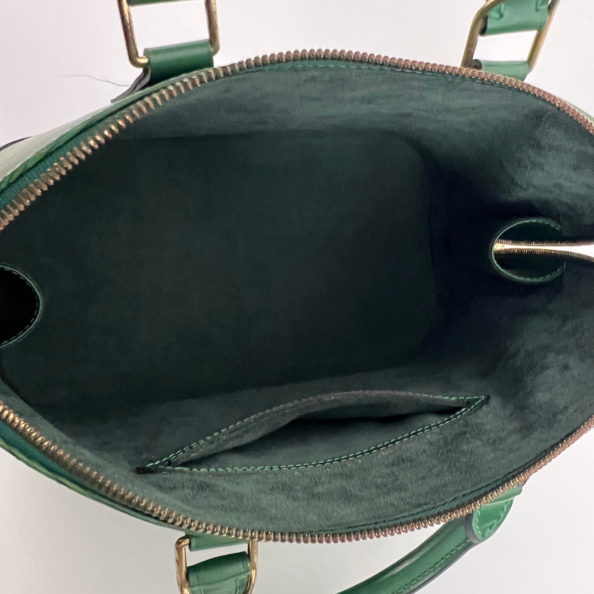 Sac à bandoulière LOUIS VUITTON Alma PM cuir épi vert vintage 1997